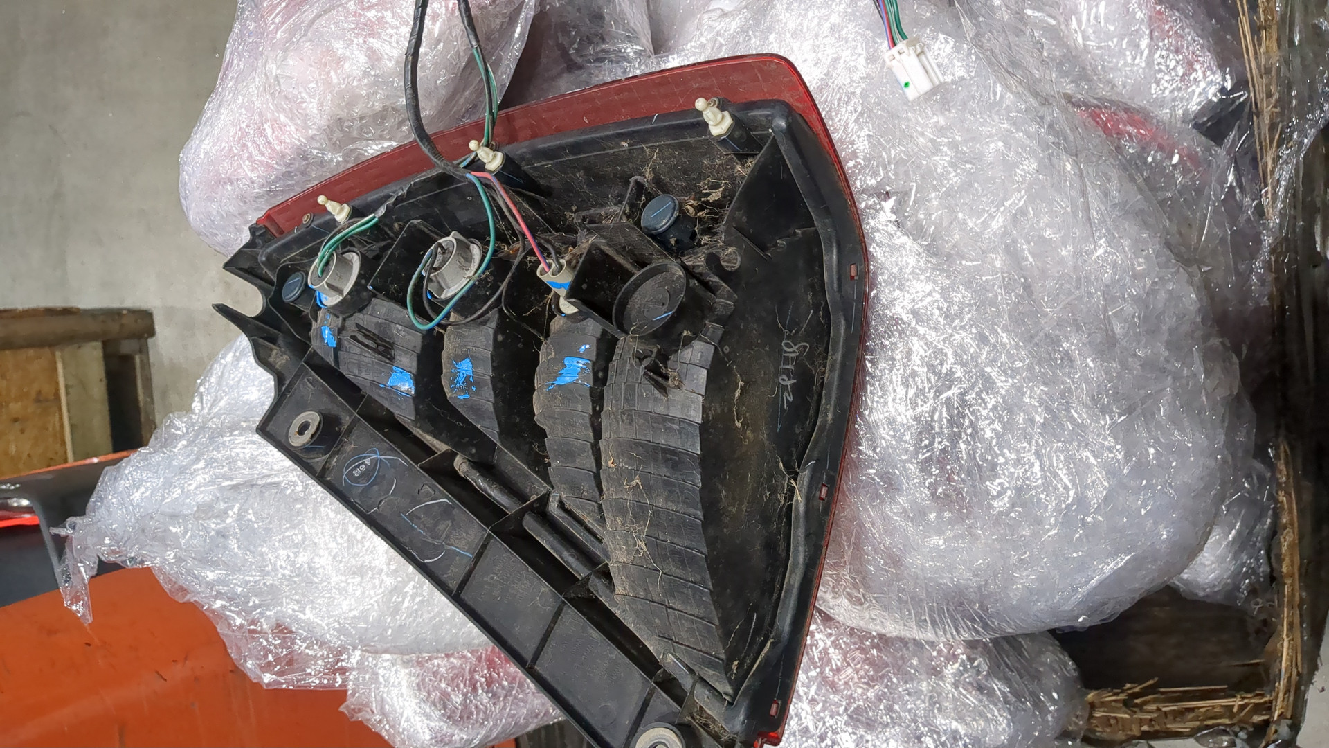 Фонарь задний левый