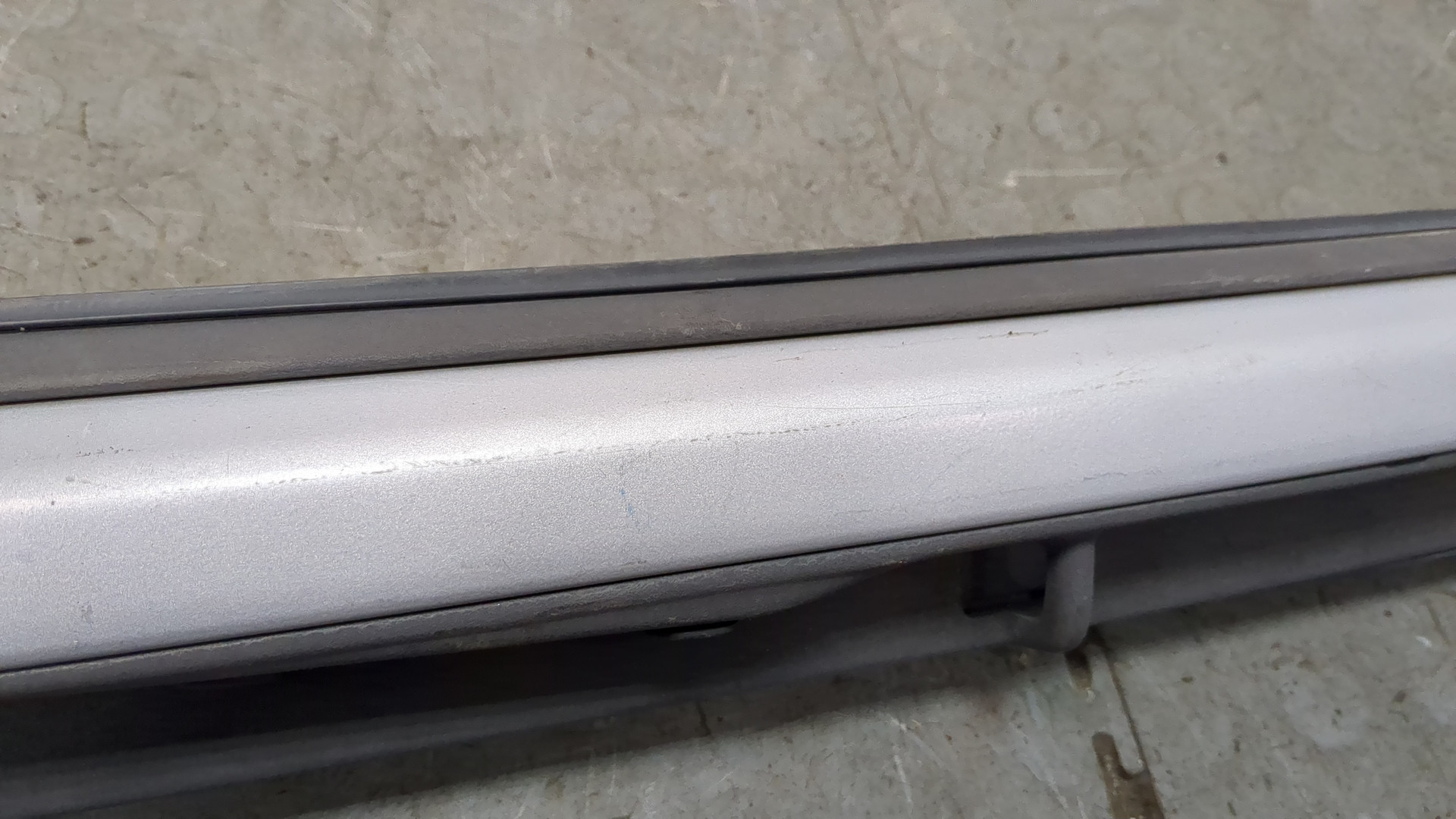 Рейлинг (релинг) левый (планка на крышу)