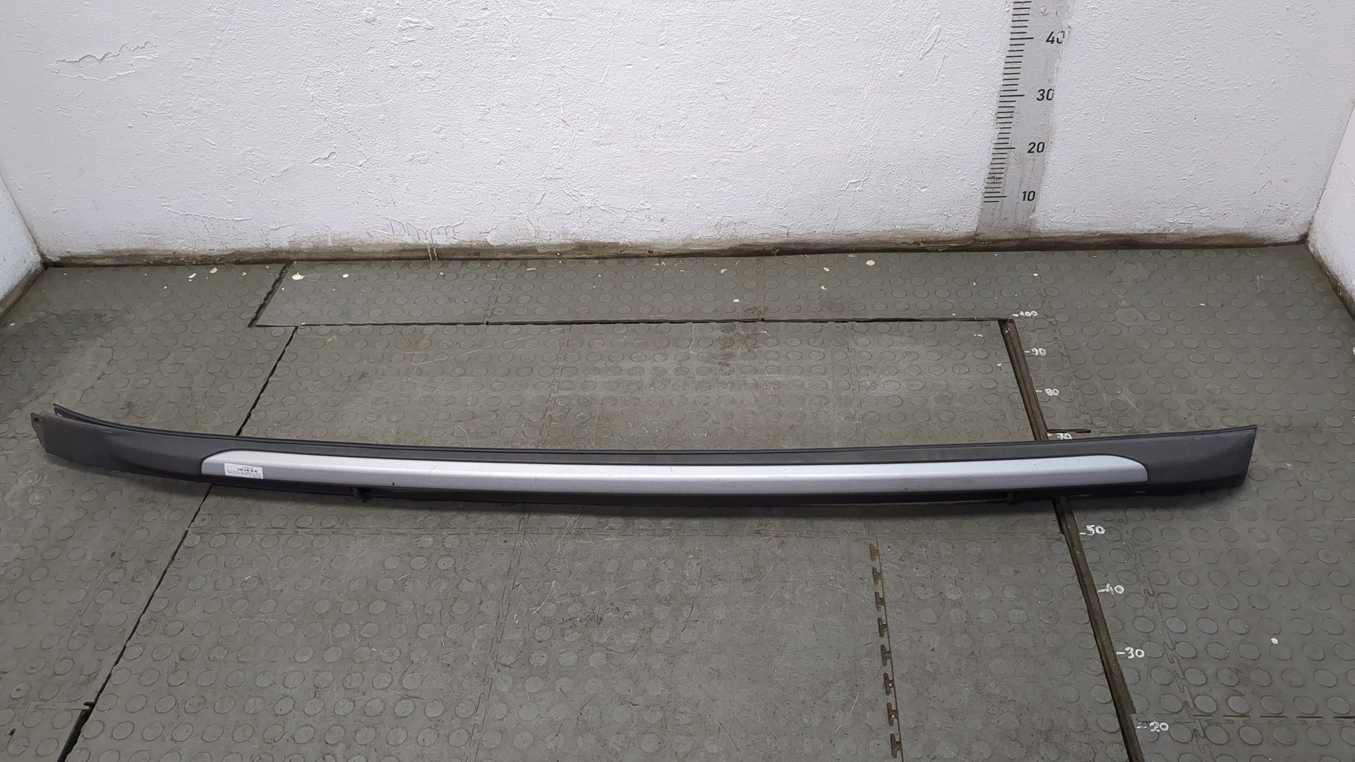 Рейлинг (релинг) правый (планка на крышу)