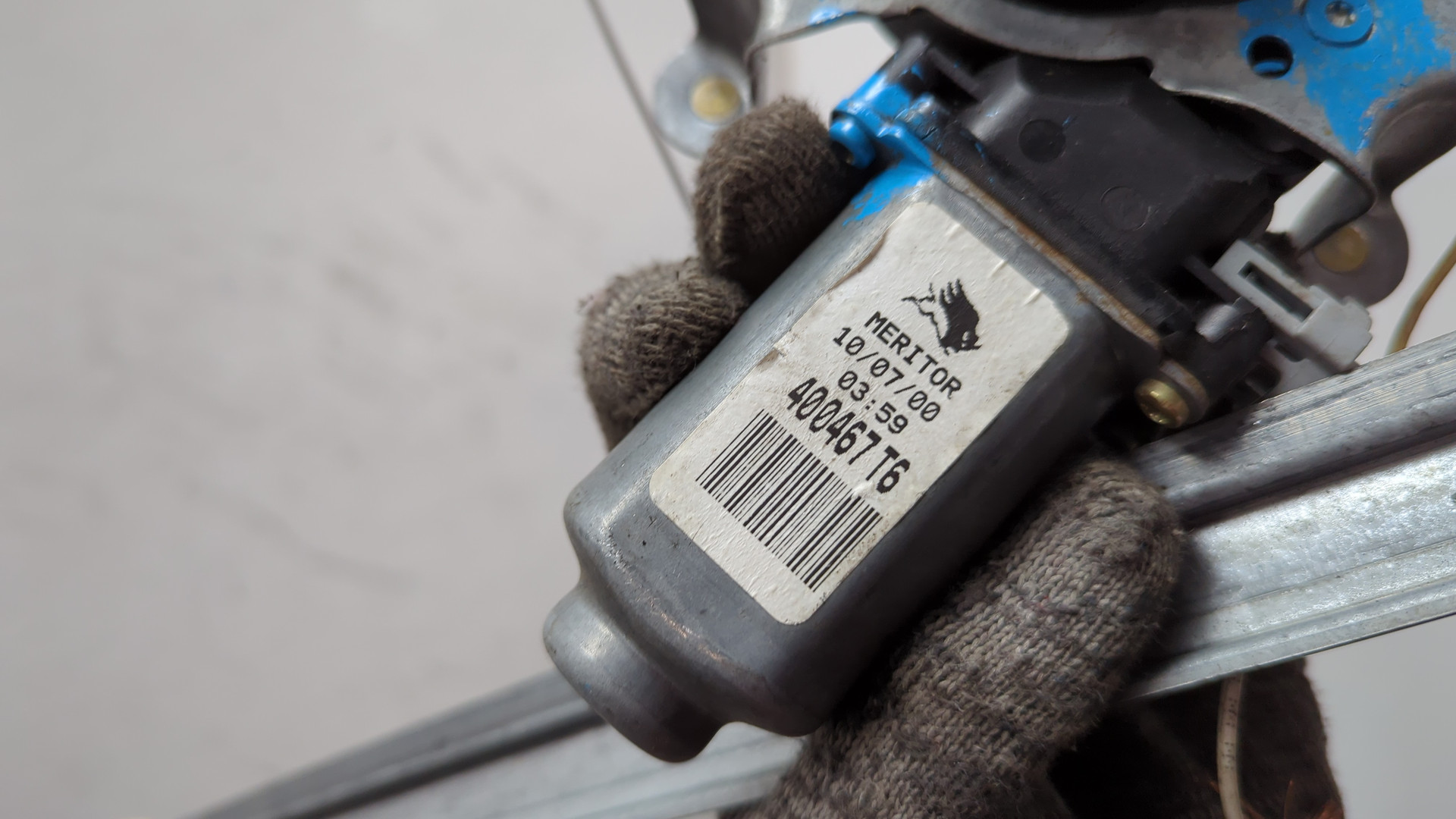 Стеклоподъемник электр. передний левый