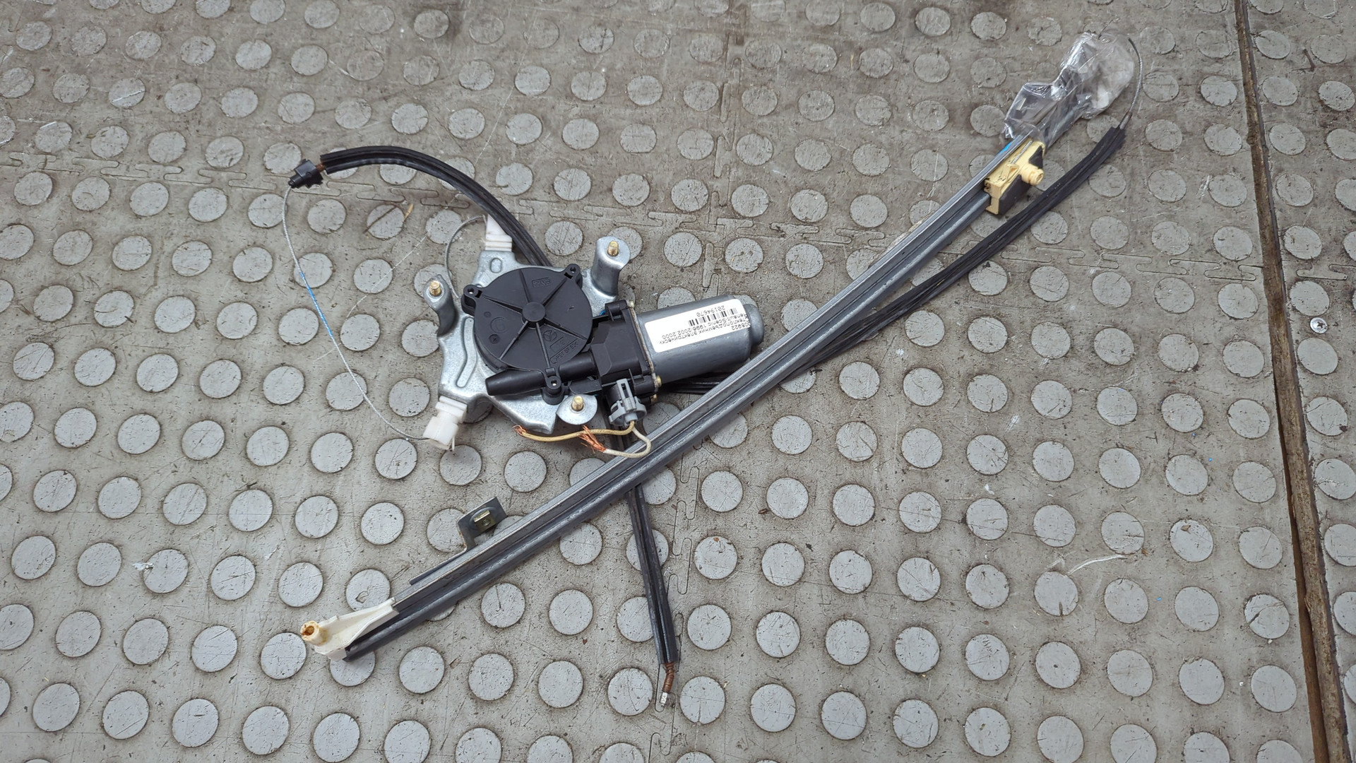 Стеклоподъемник электр. передний левый