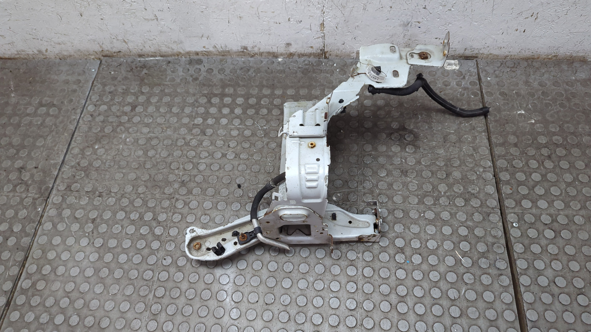 Лонжерон передний правый