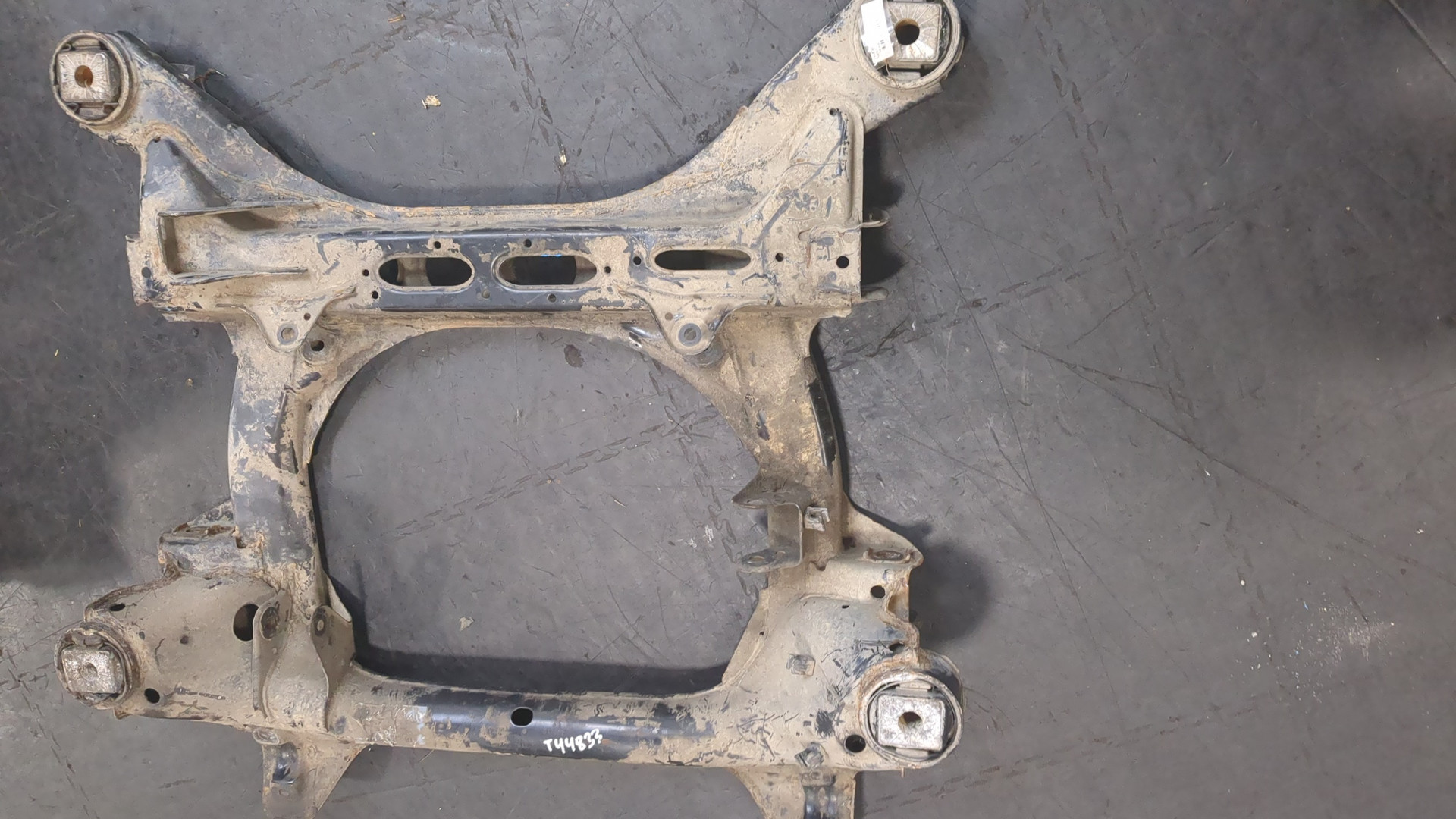 Балка подмоторная