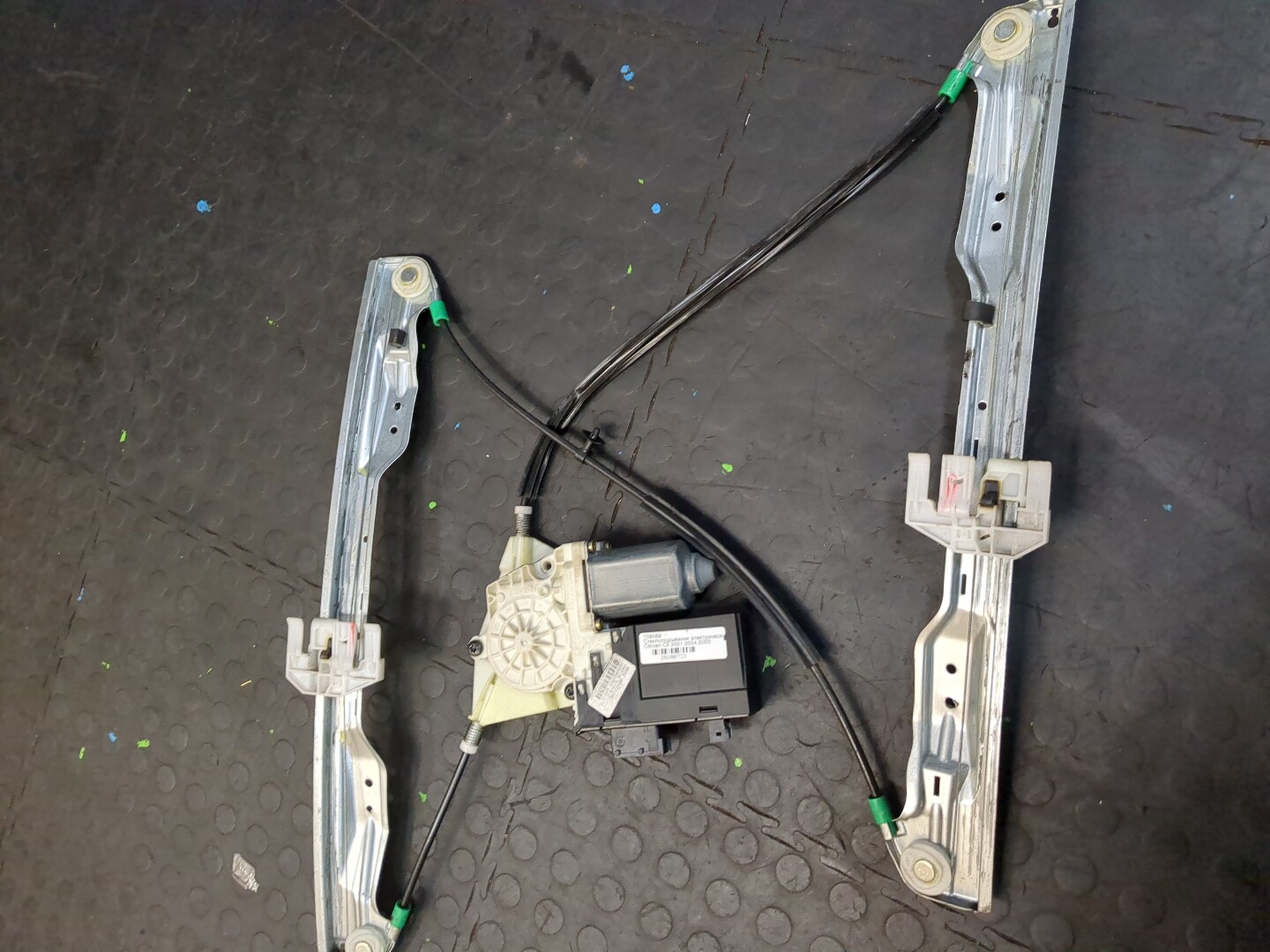 Стеклоподъемник электр. передний левый