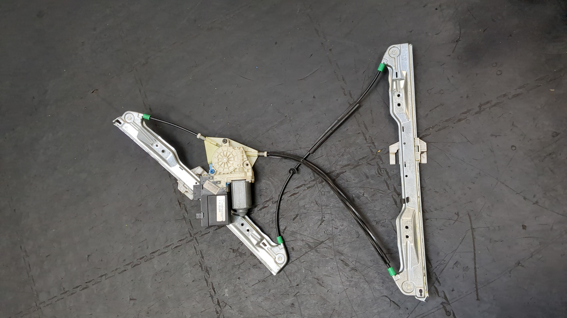 Стеклоподъемник электр. передний левый