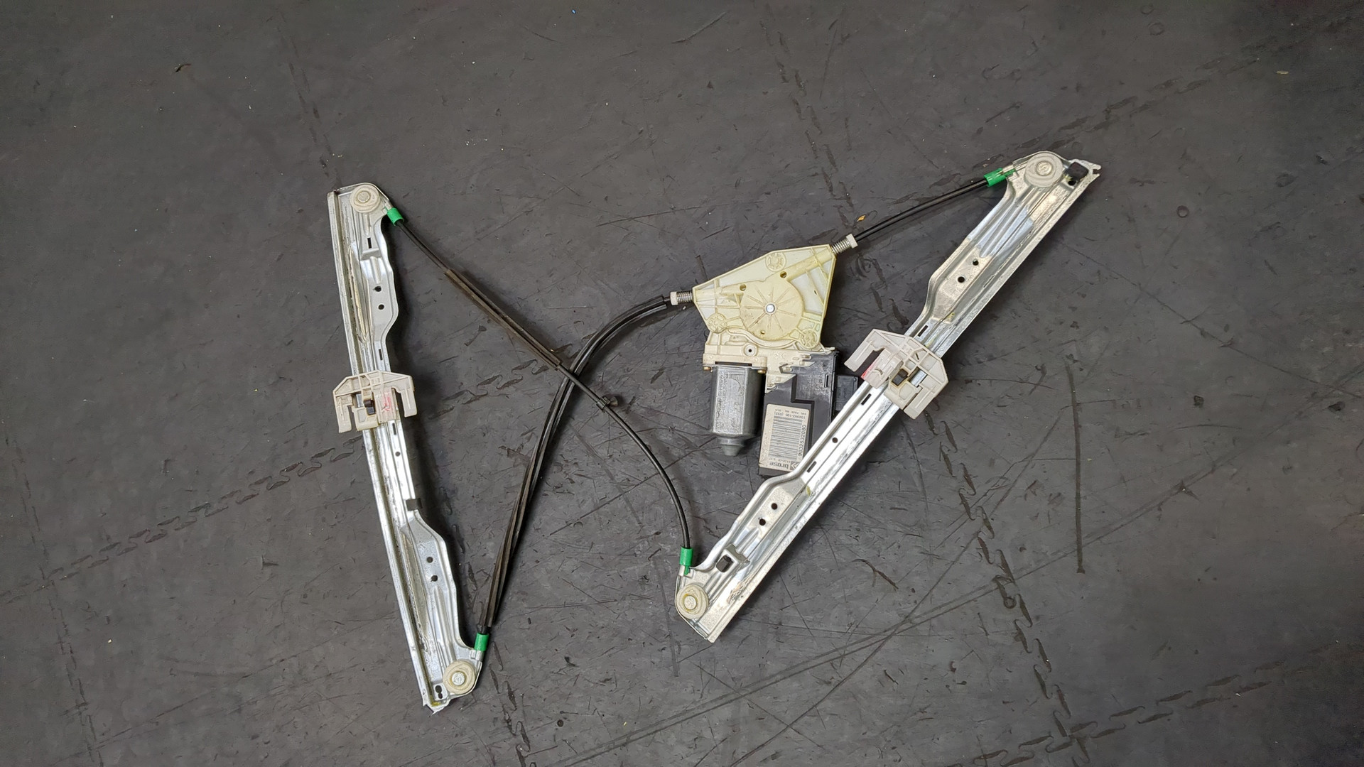 Стеклоподъемник электр. передний левый