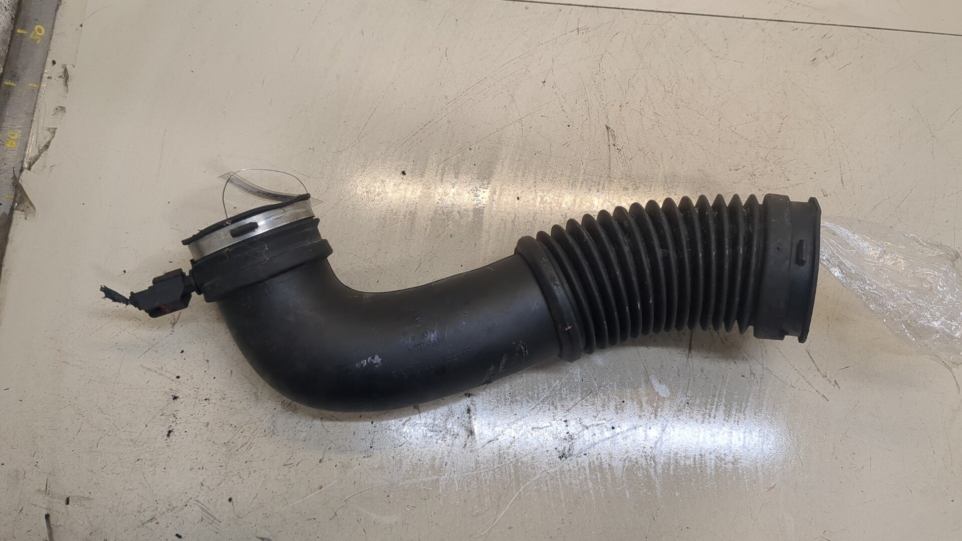 Патрубок воздушного фильтра