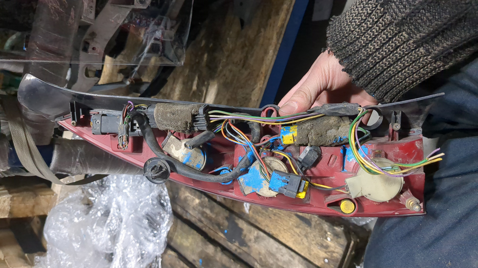 Фонарь задний левый