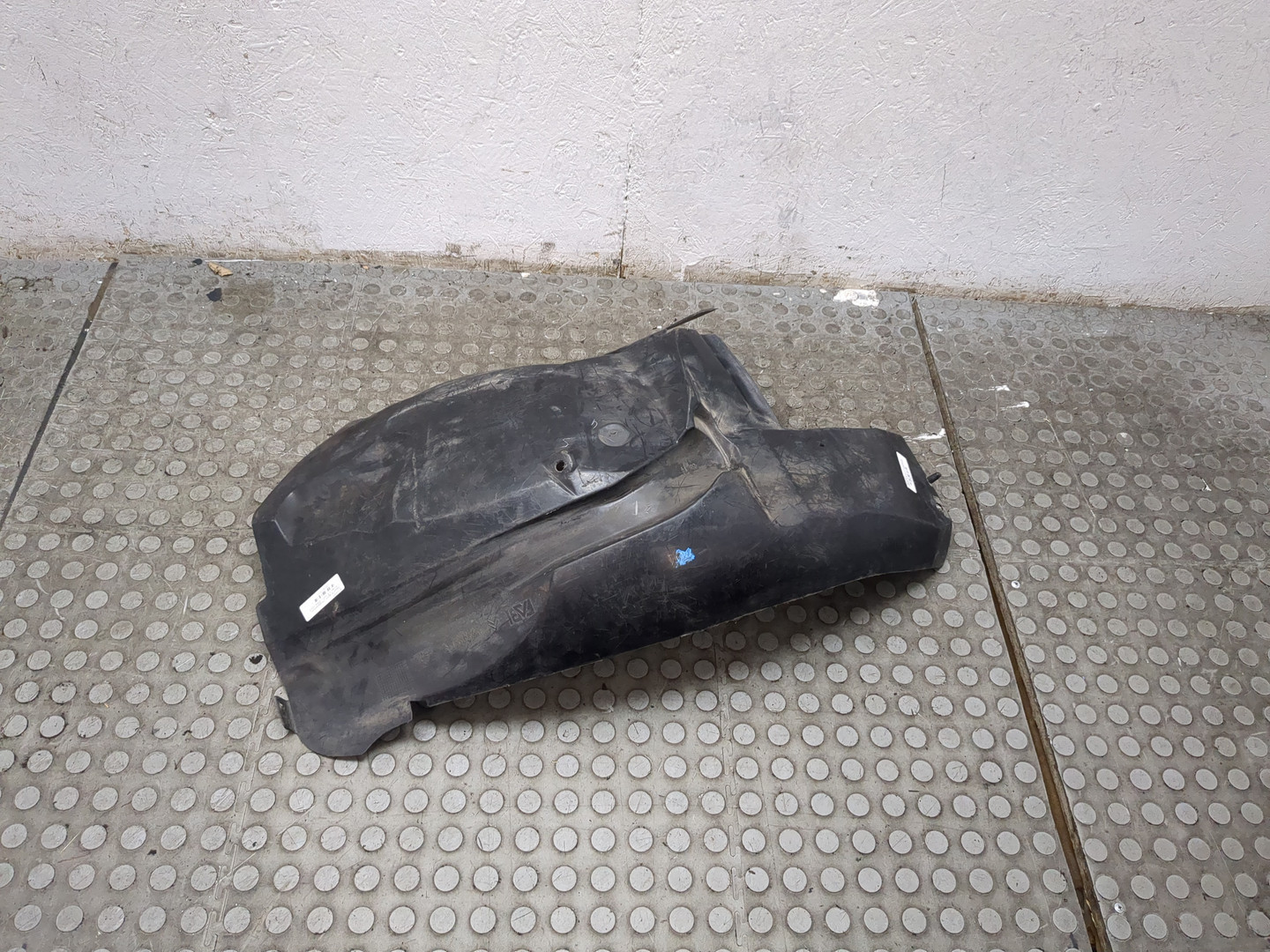 Локер передний правый