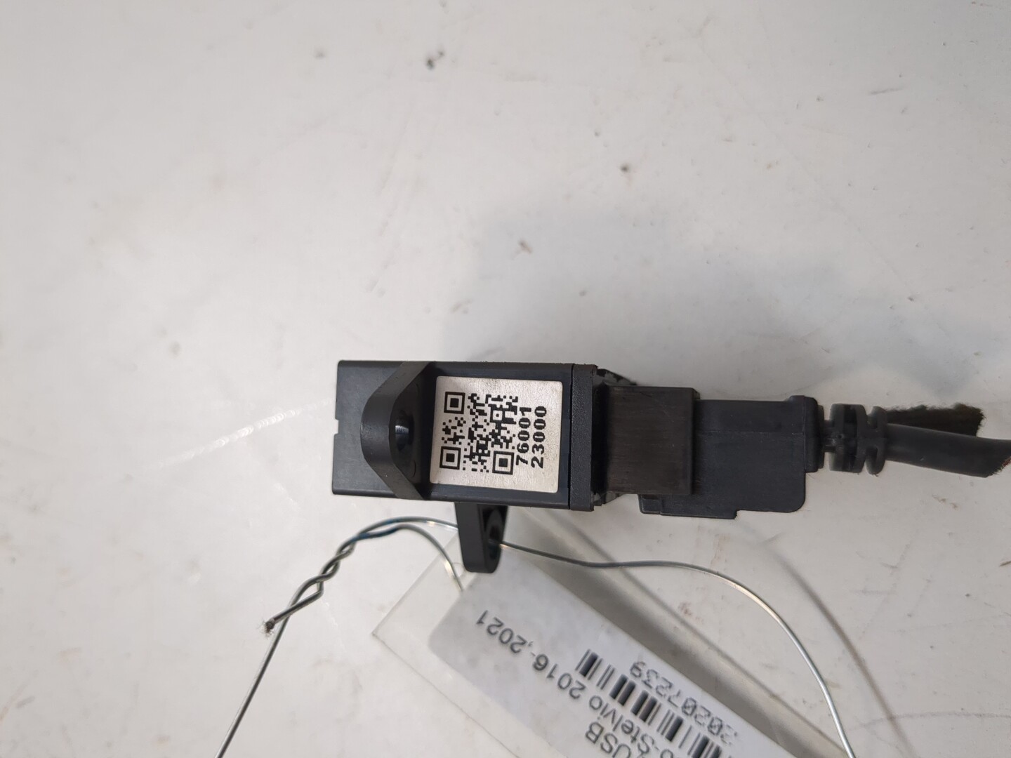 Гнездо AUX / USB IN