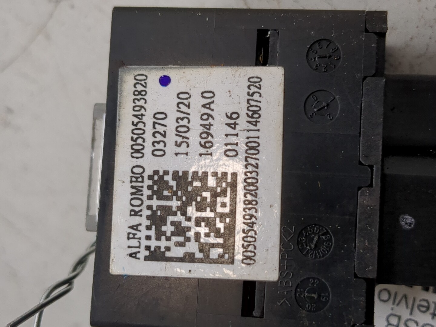Гнездо AUX / USB IN