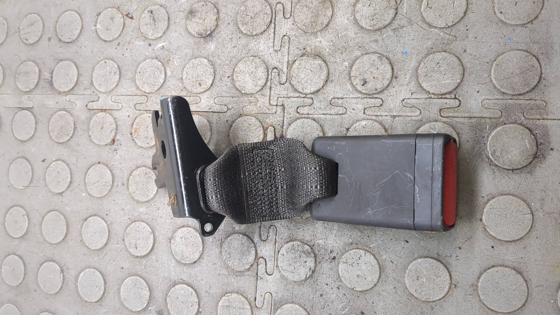 Ответная часть ремня безопасности