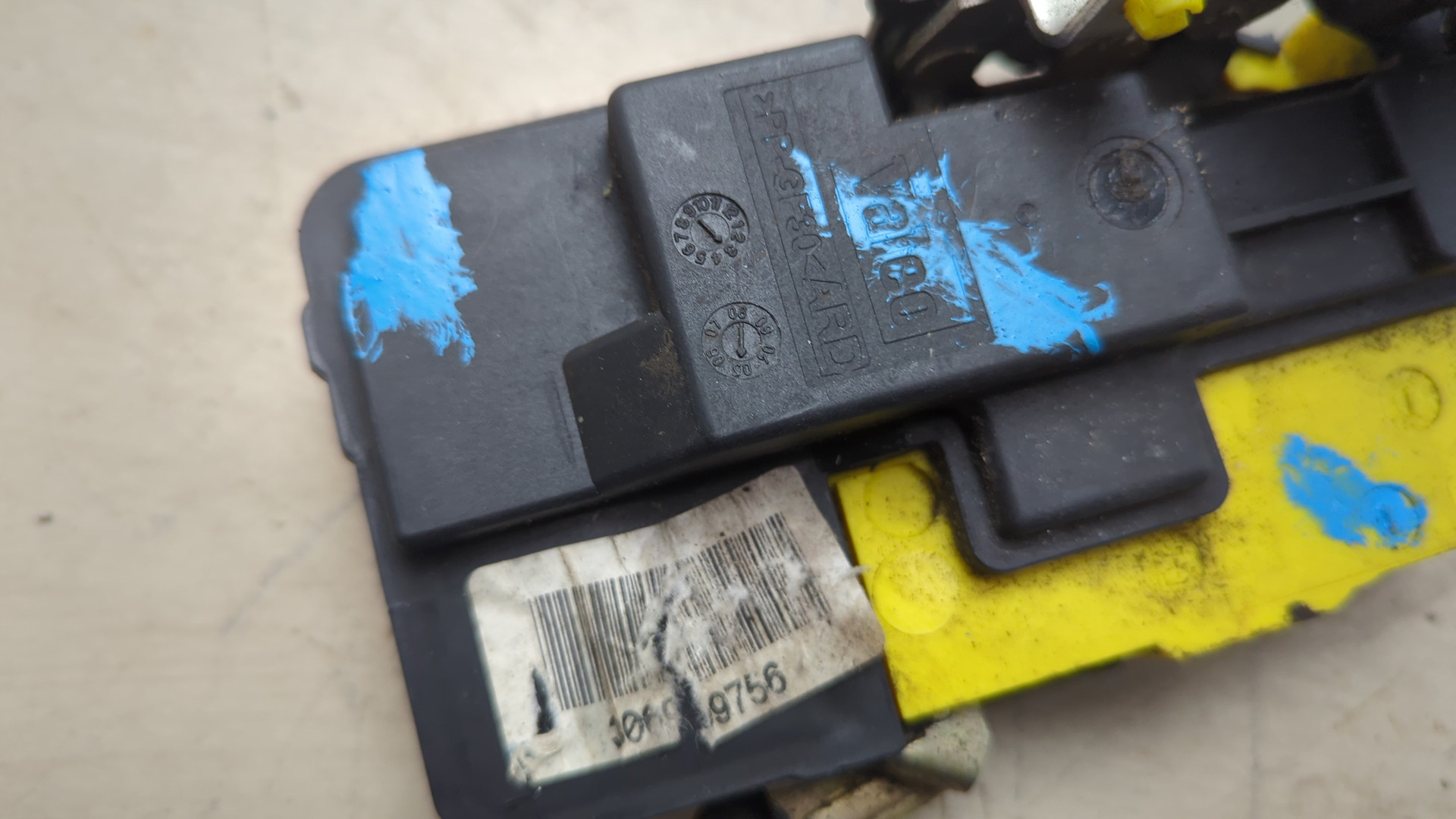 Замок двери задней правой