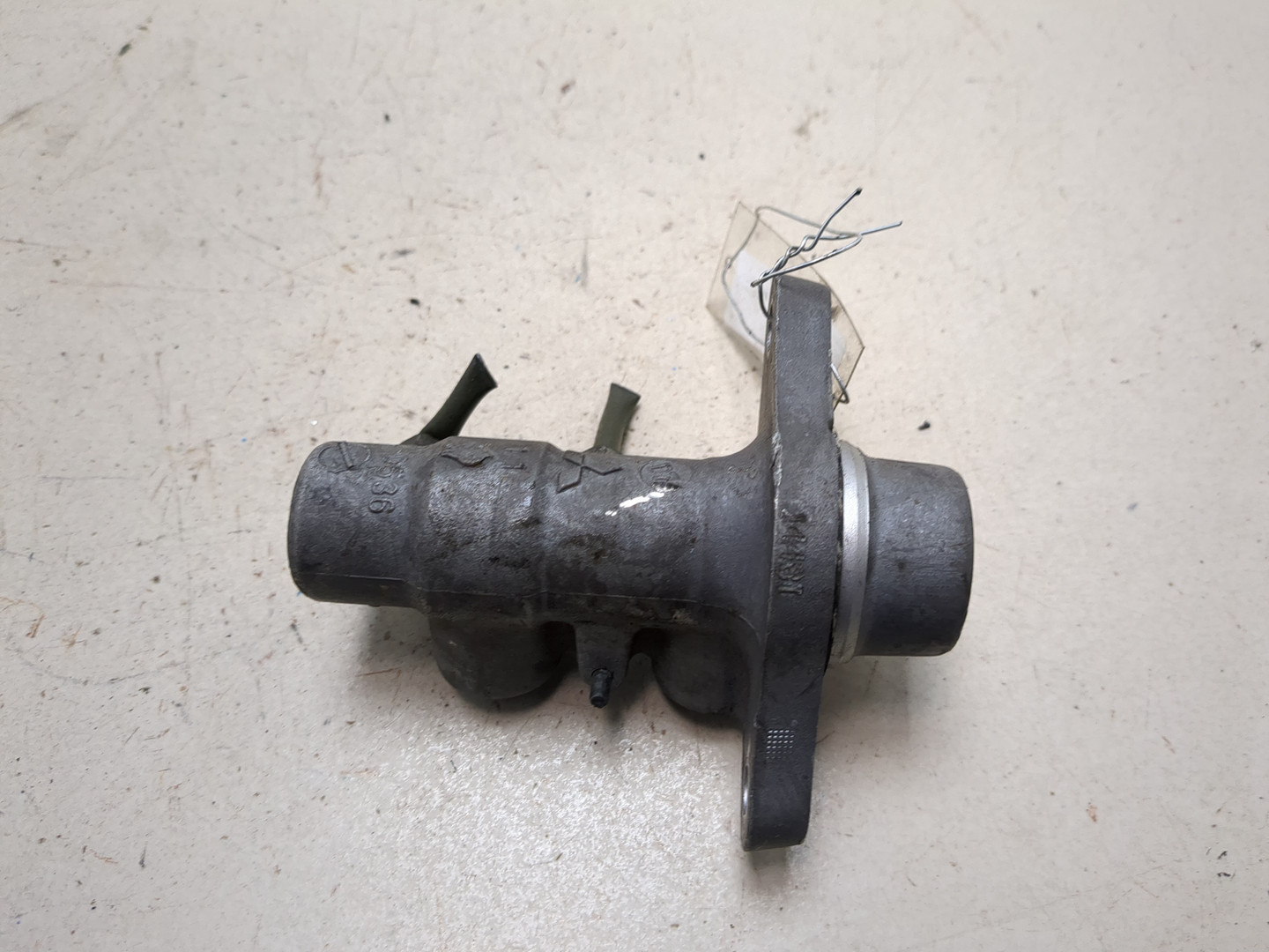 Цилиндр тормозной главный