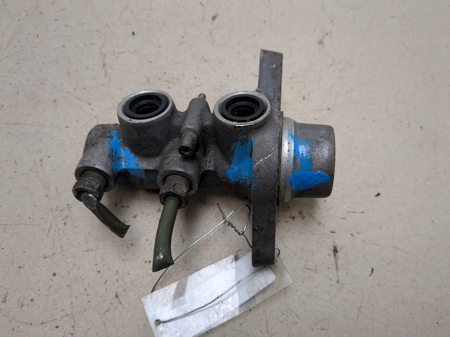 Цилиндр тормозной главный