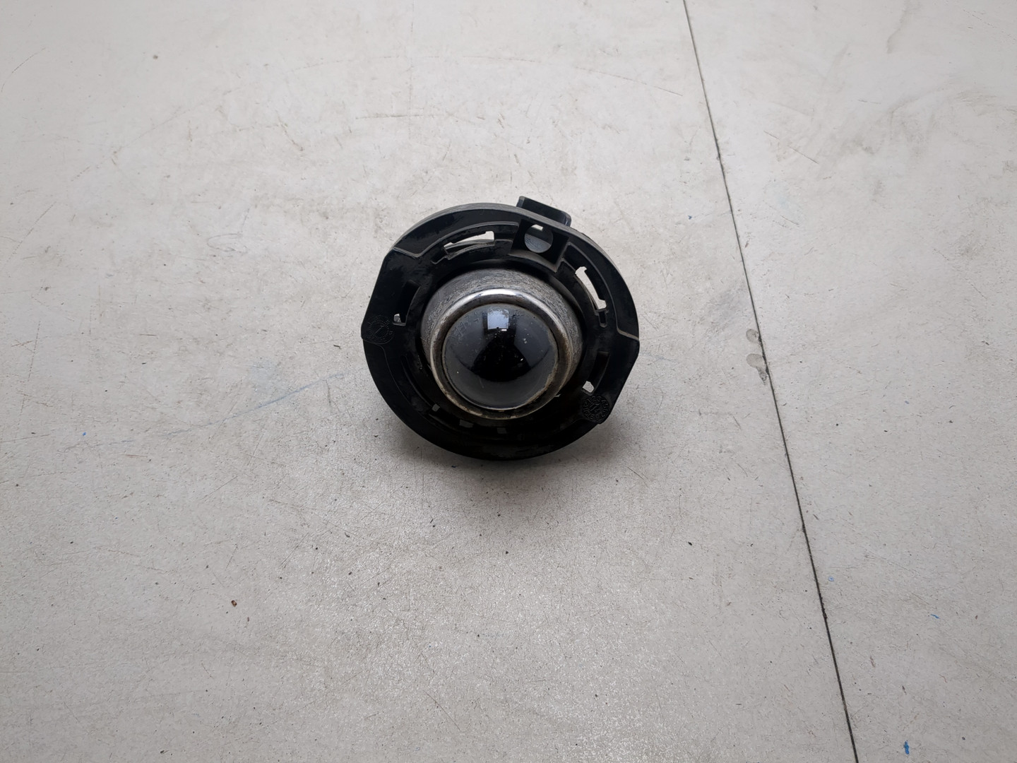 Фара противотуманная левая