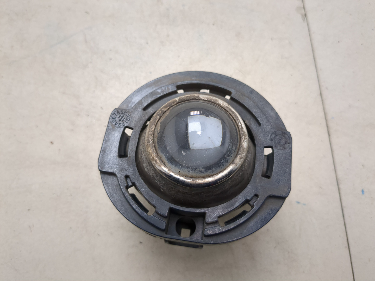 Фара противотуманная левая