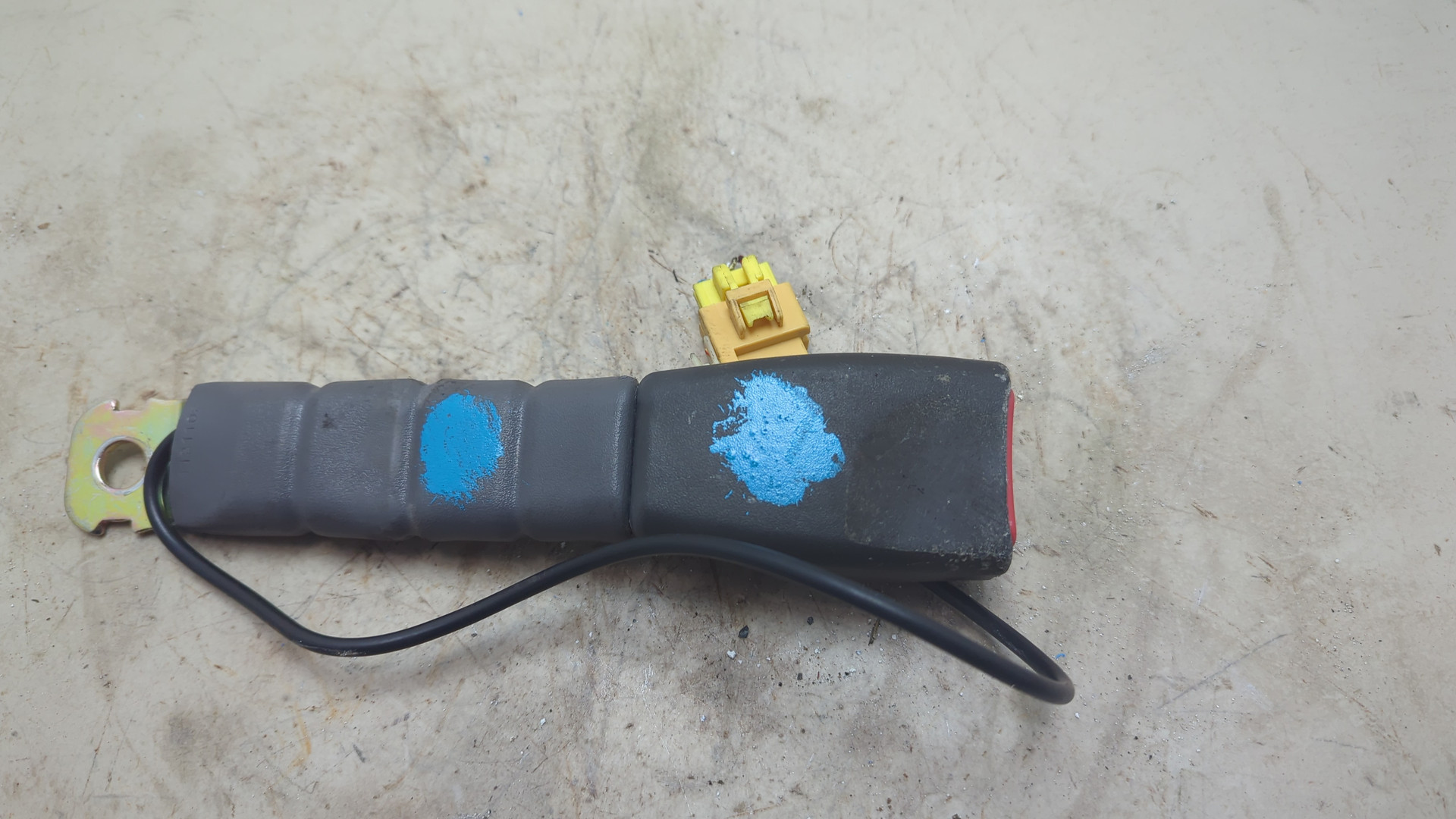 Ответная часть ремня безопасности