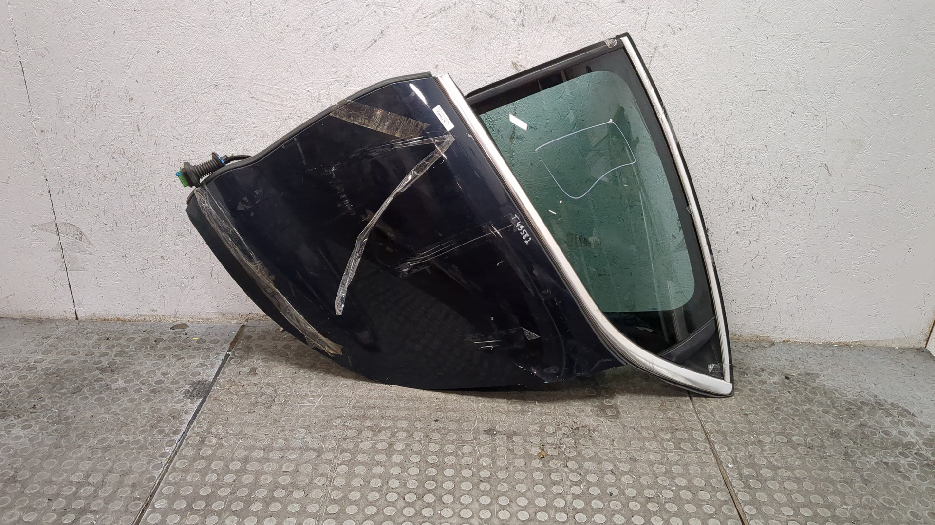 Дверь задняя левая