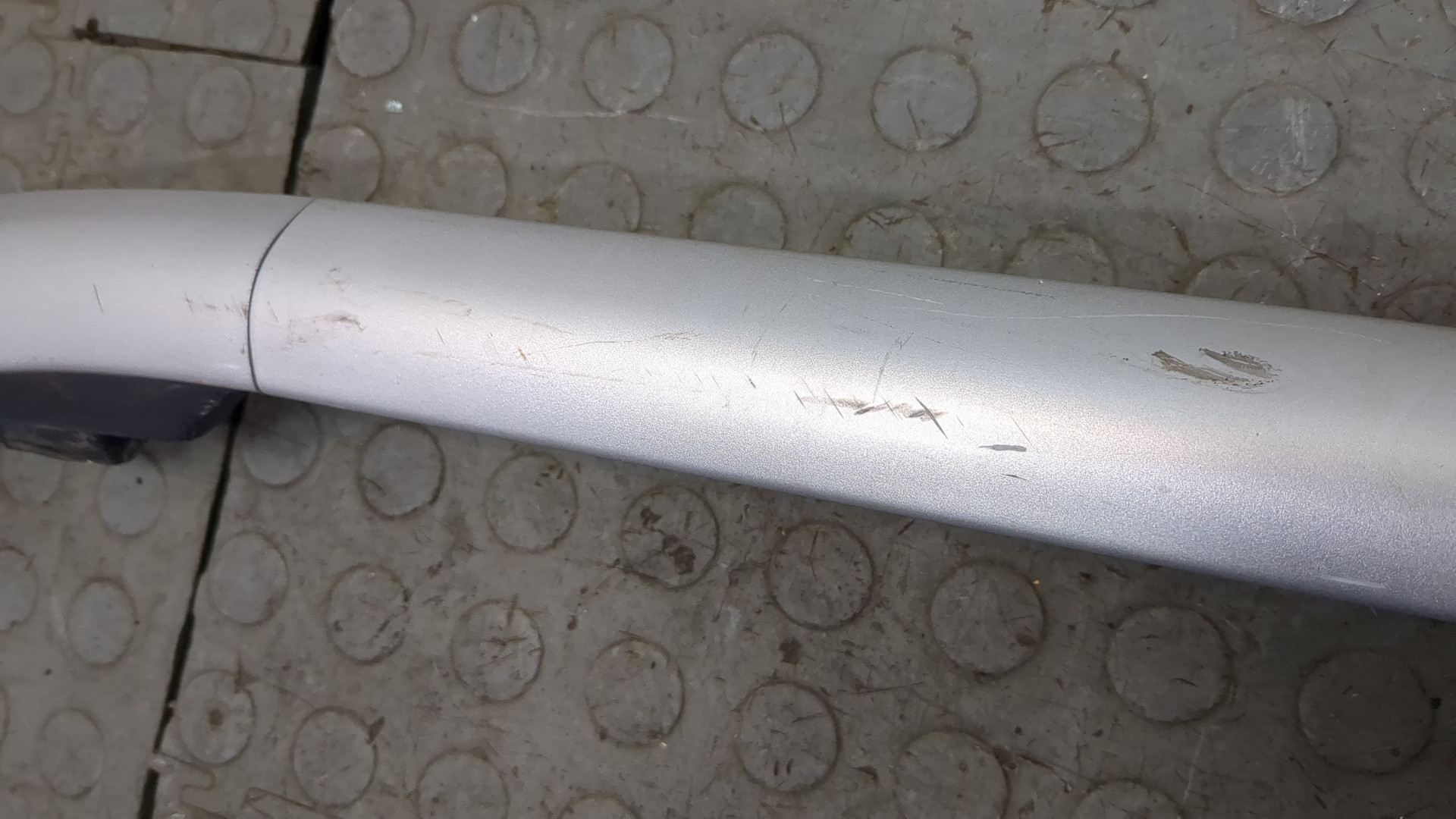 Рейлинг (релинг) левый (планка на крышу)