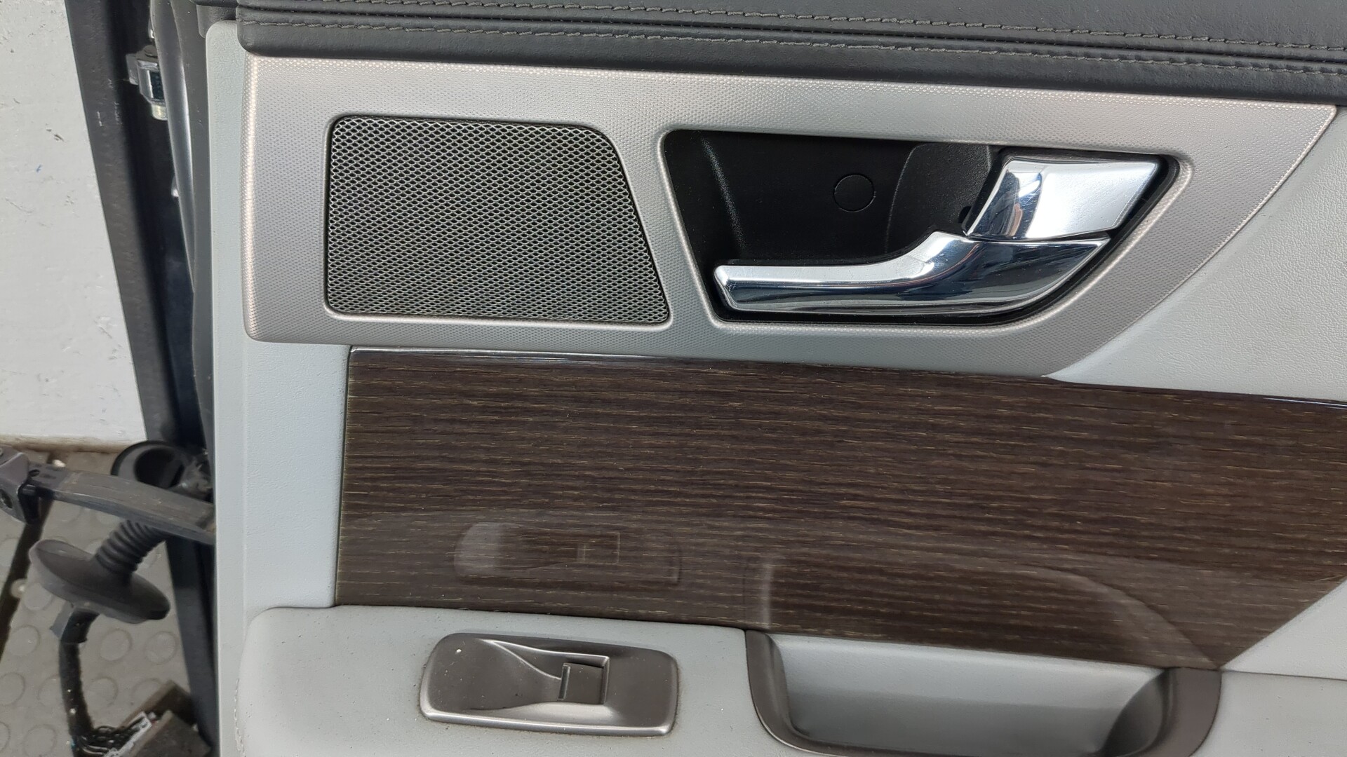 Дверь задняя правая