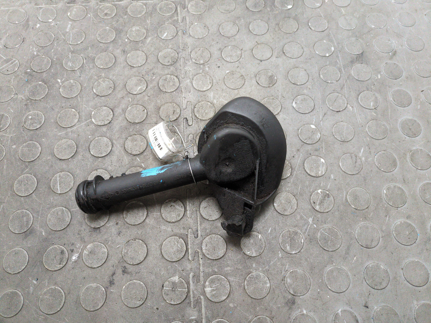 Маслозаливная горловина