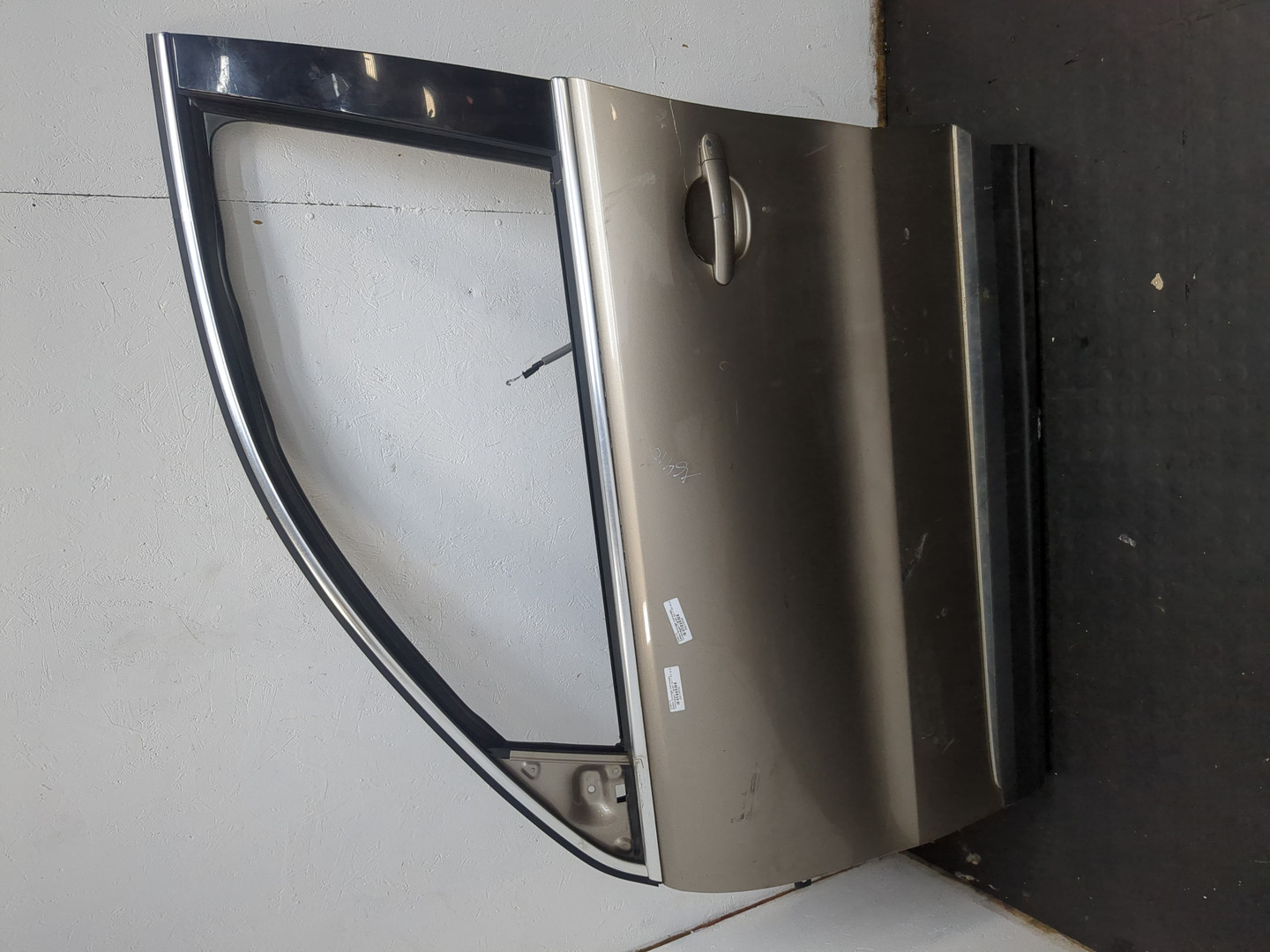 Дверь передняя левая