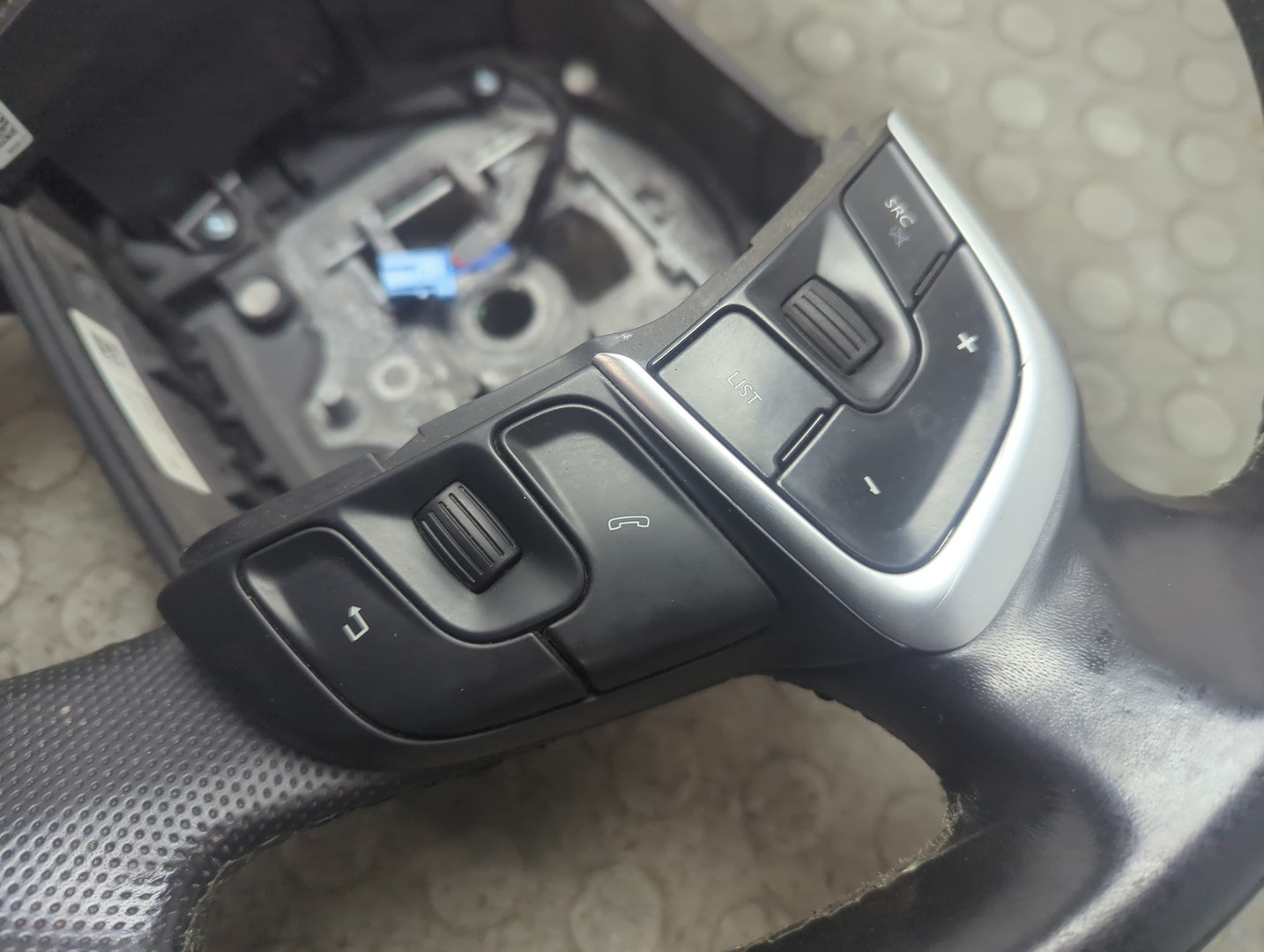 Рулевое колесо (руль)