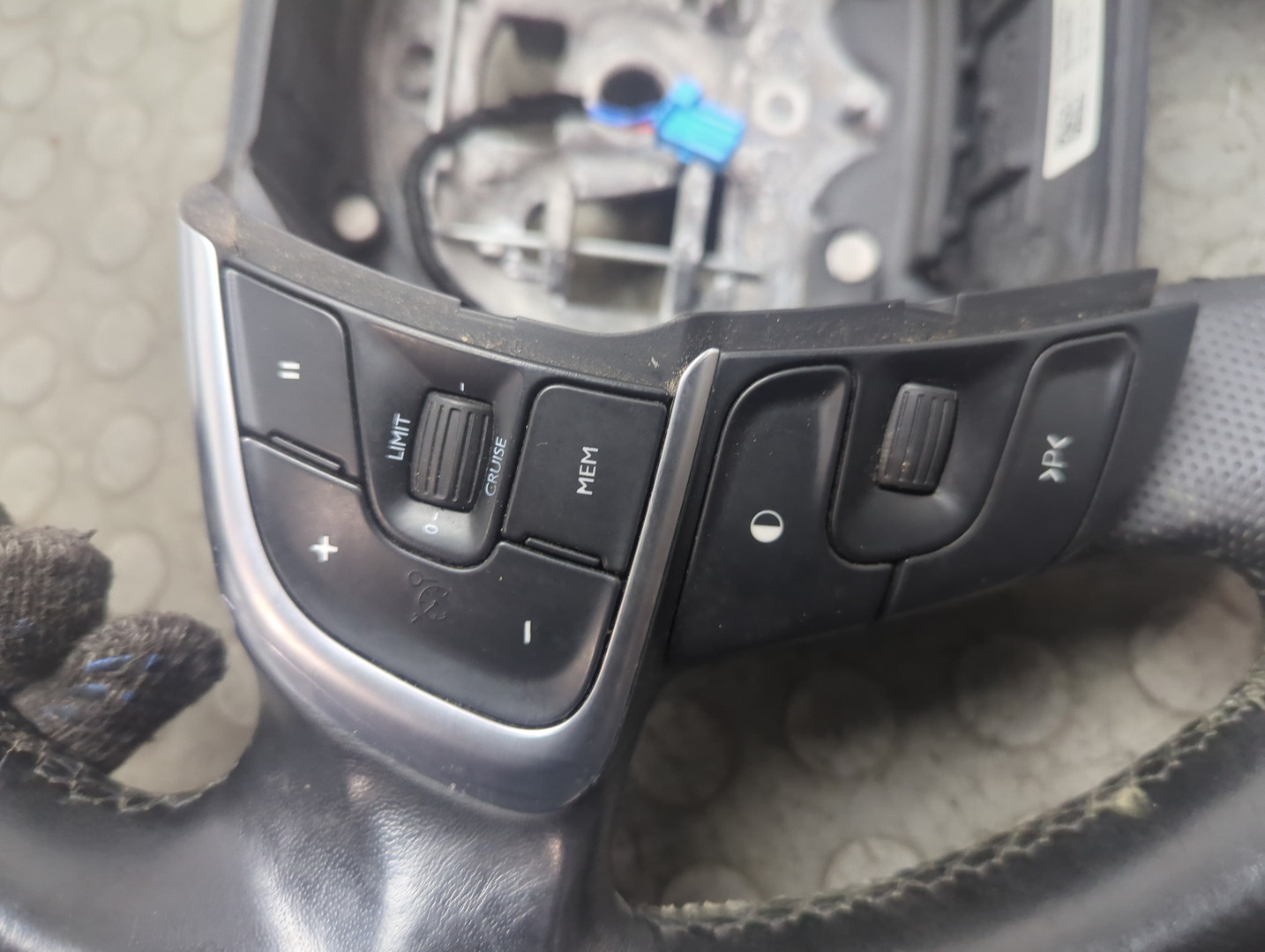 Рулевое колесо (руль)