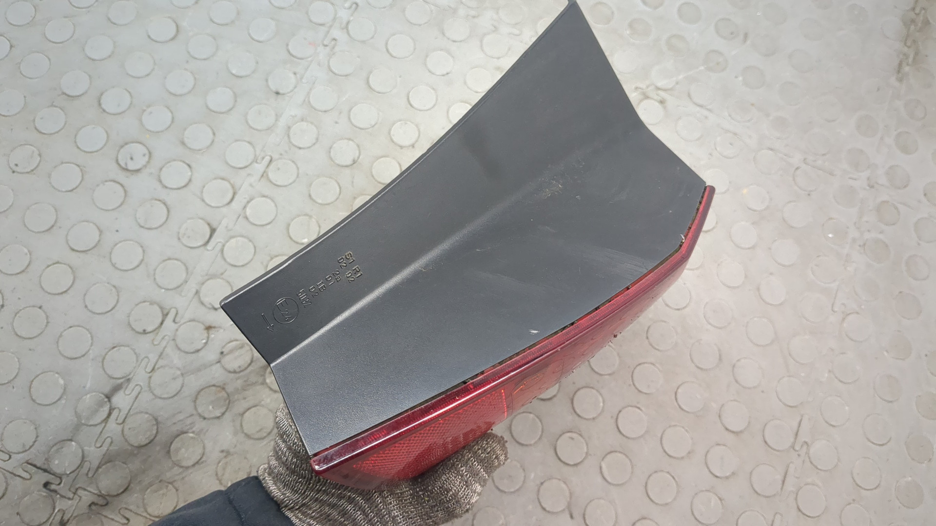 Фонарь задний правый