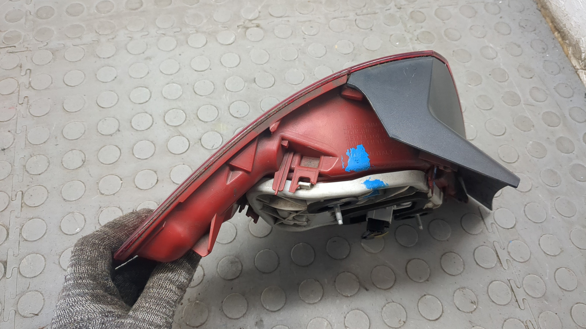 Фонарь задний правый