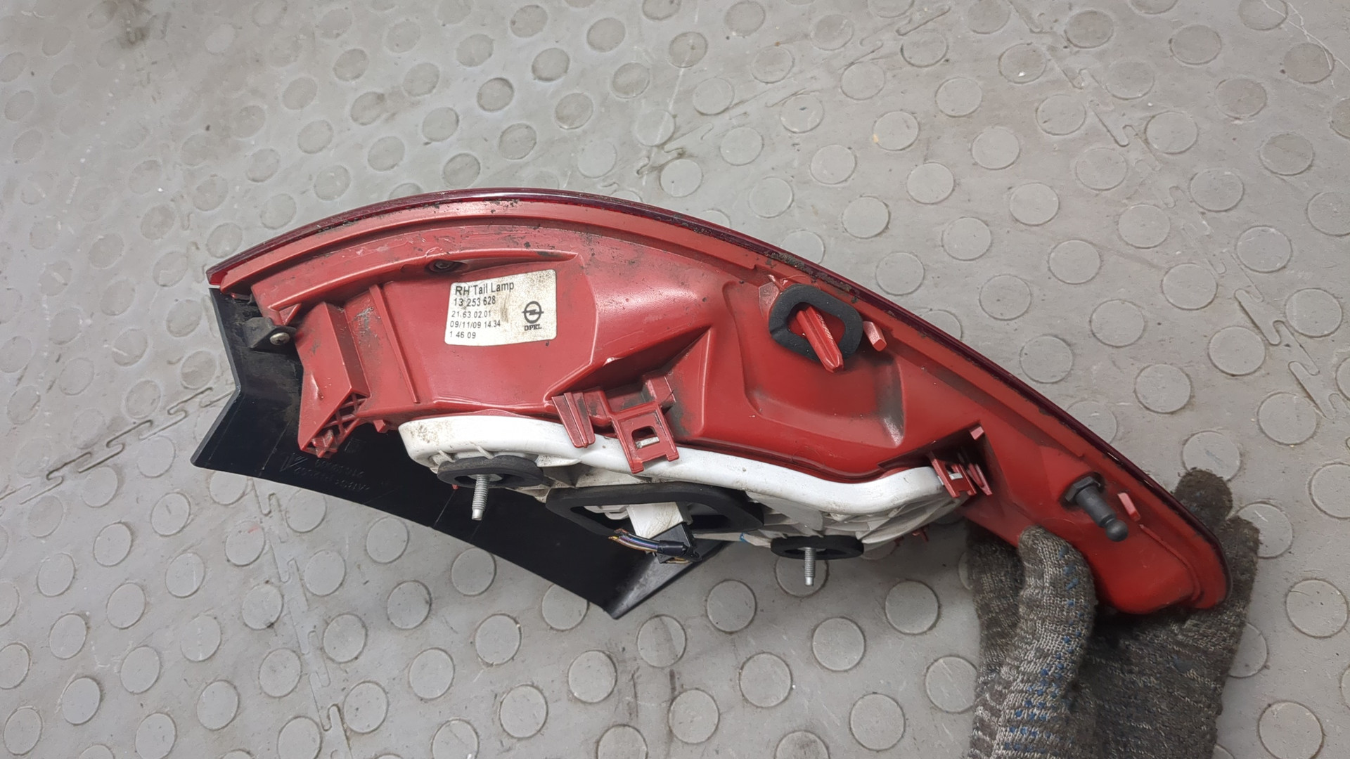 Фонарь задний правый