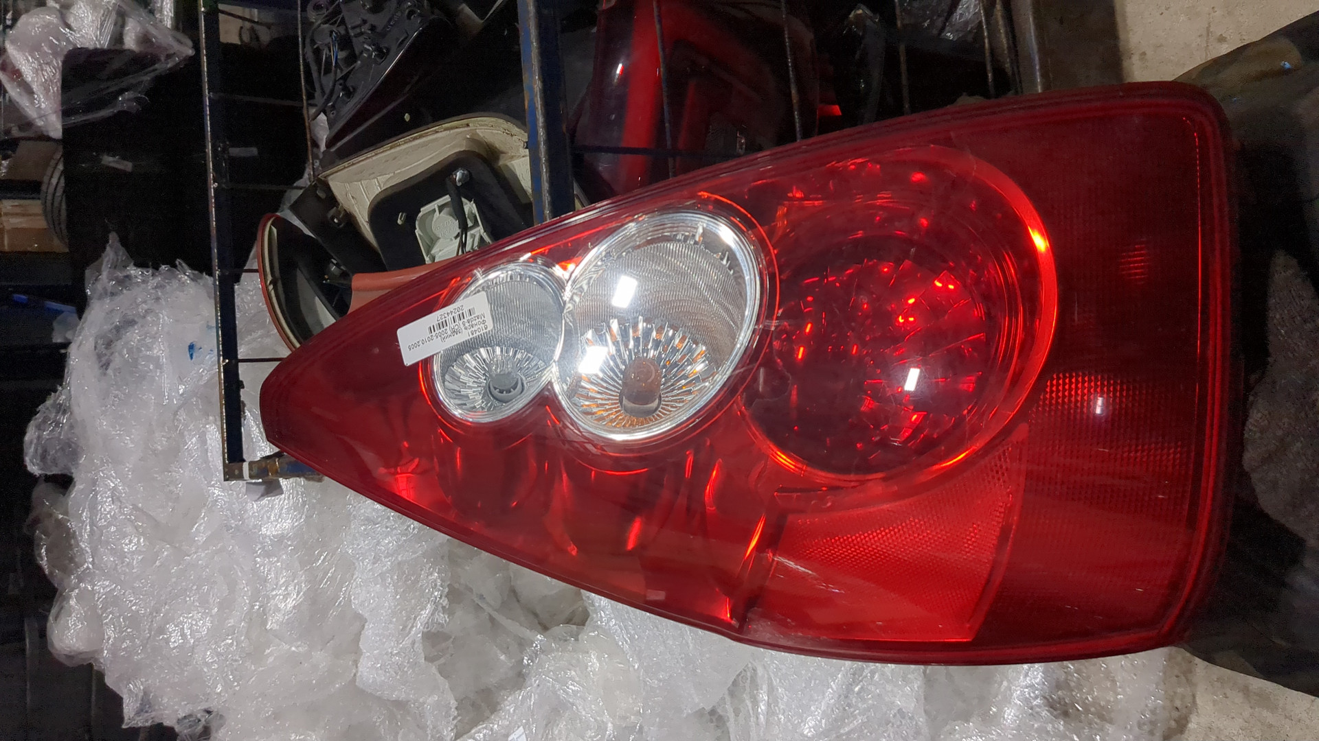 Фонарь задний левый