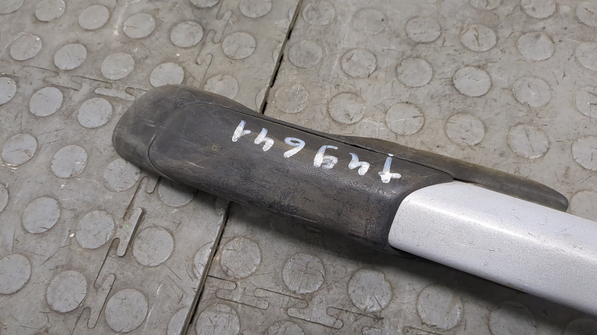 Рейлинг (релинг) правый (планка на крышу)