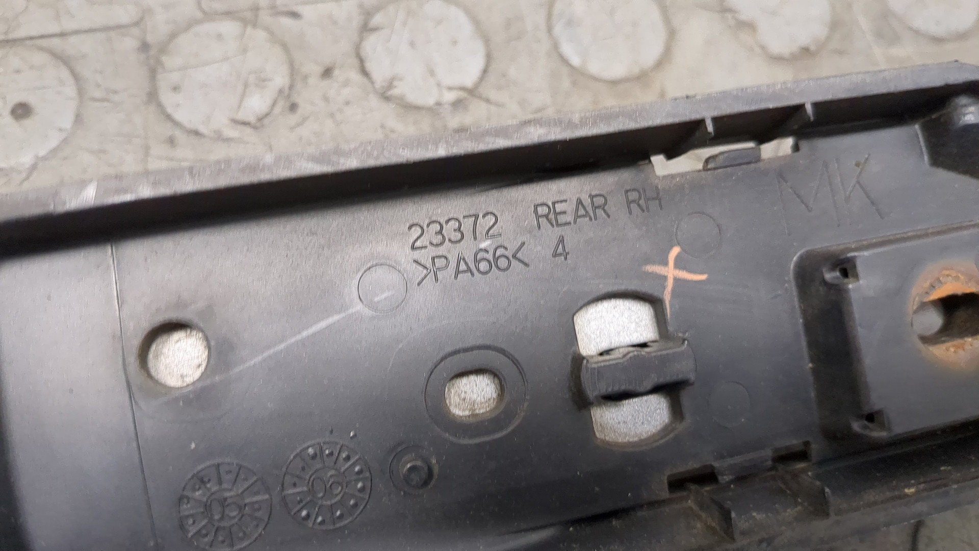 Рейлинг (релинг) правый (планка на крышу)