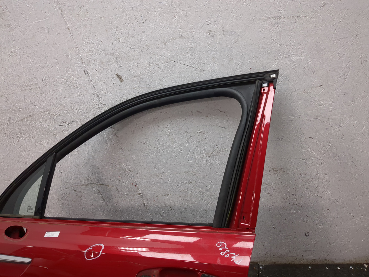 Дверь передняя левая