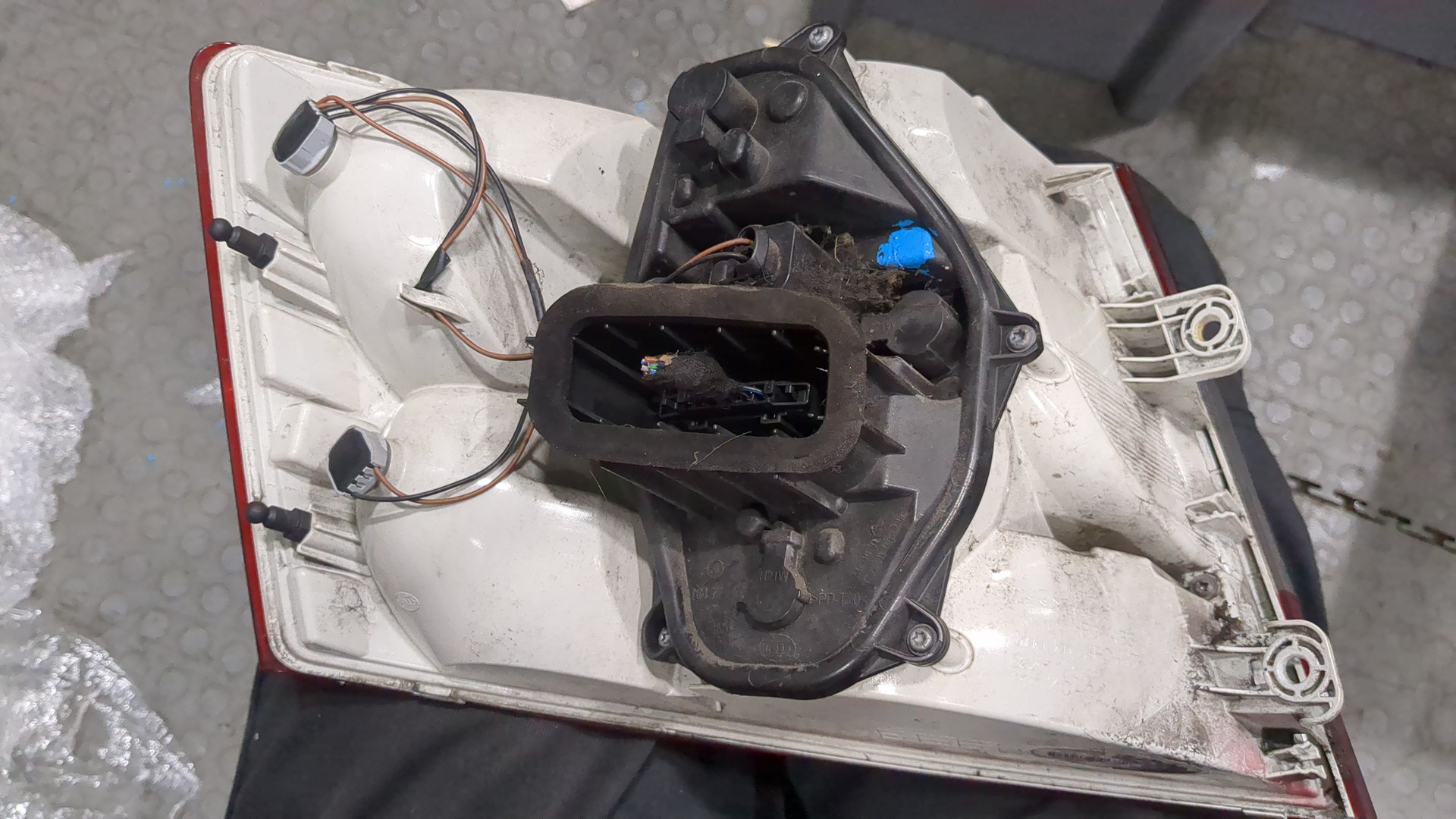 Фонарь задний правый