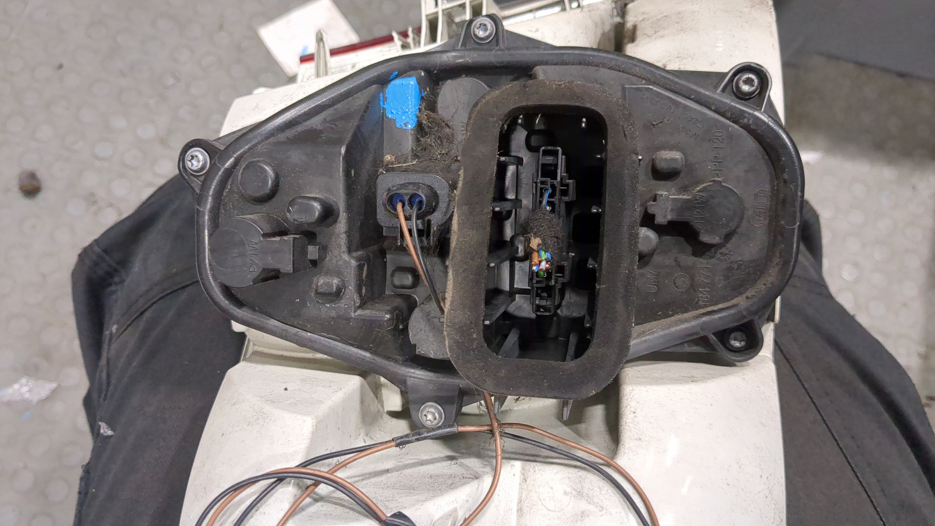 Фонарь задний правый