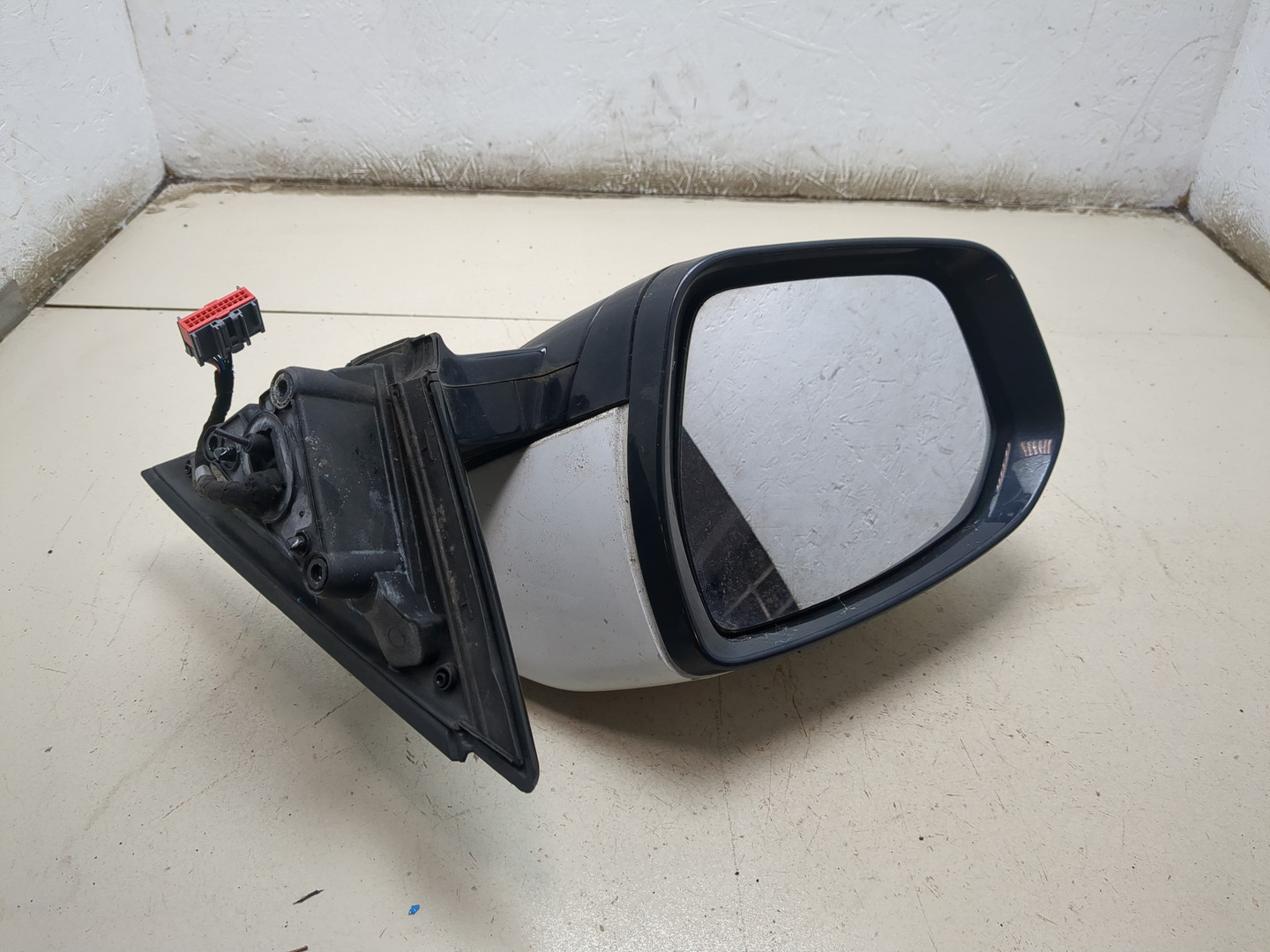 Зеркало левое электрическое