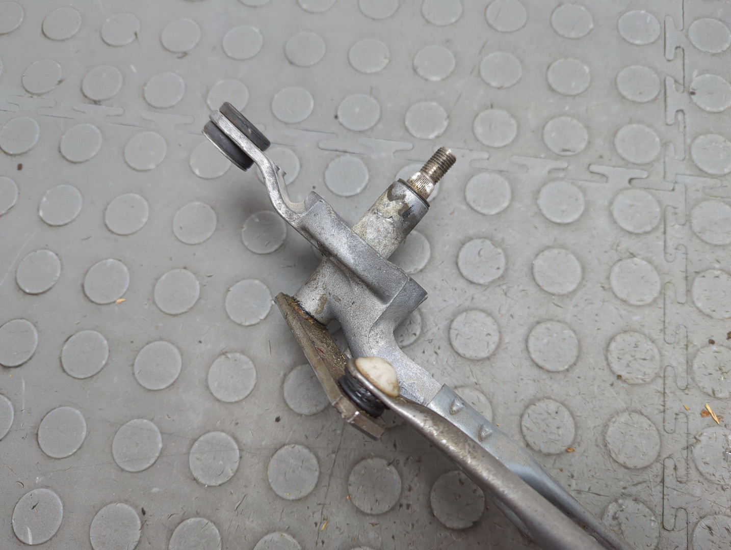 Трапеция стеклоочистителей