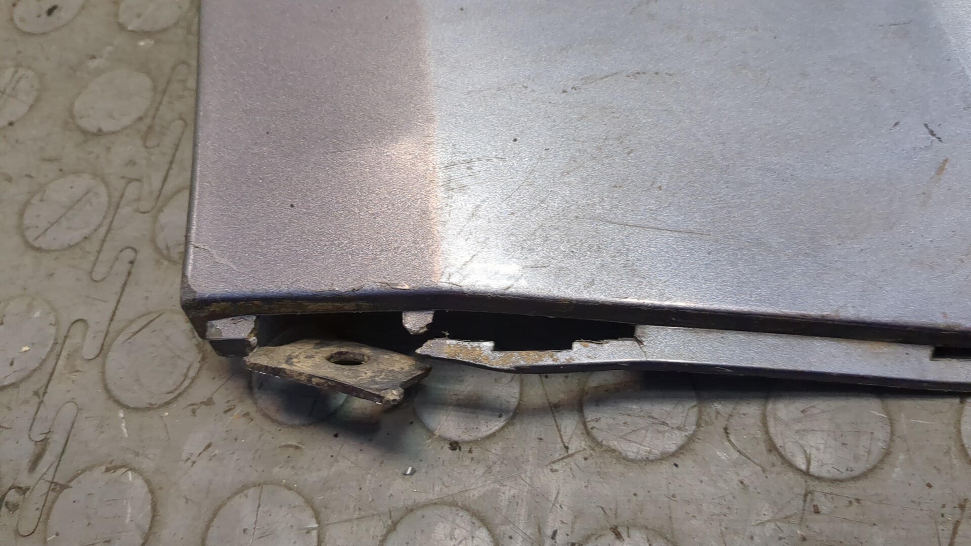 Накладка заднего бампера левая