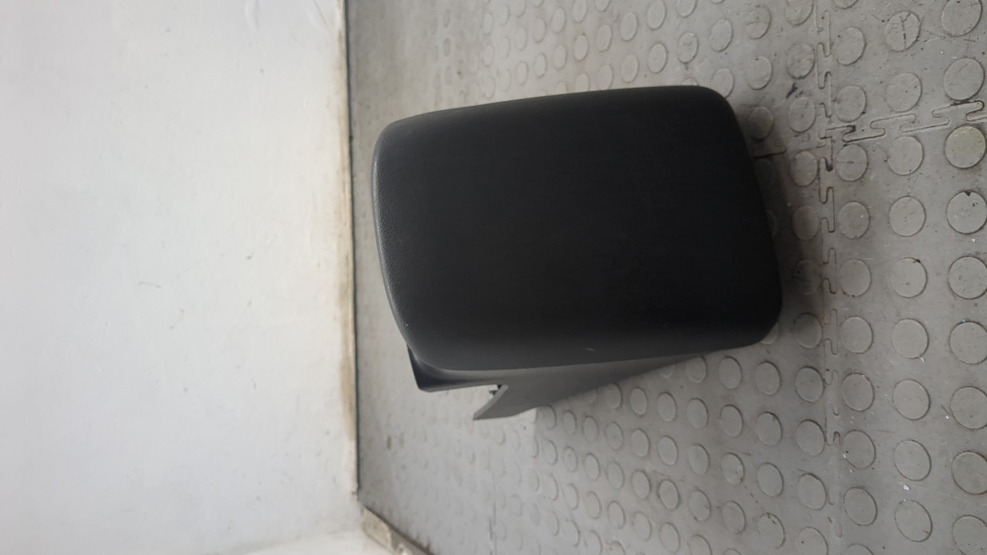 Подлокотник