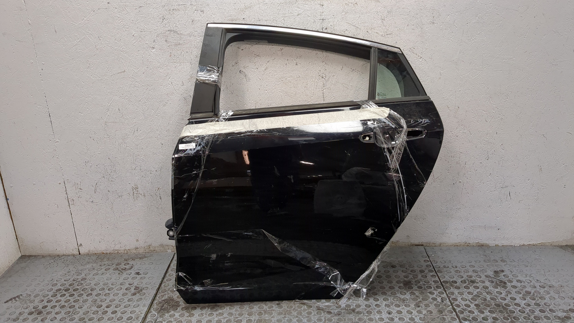 Дверь задняя левая