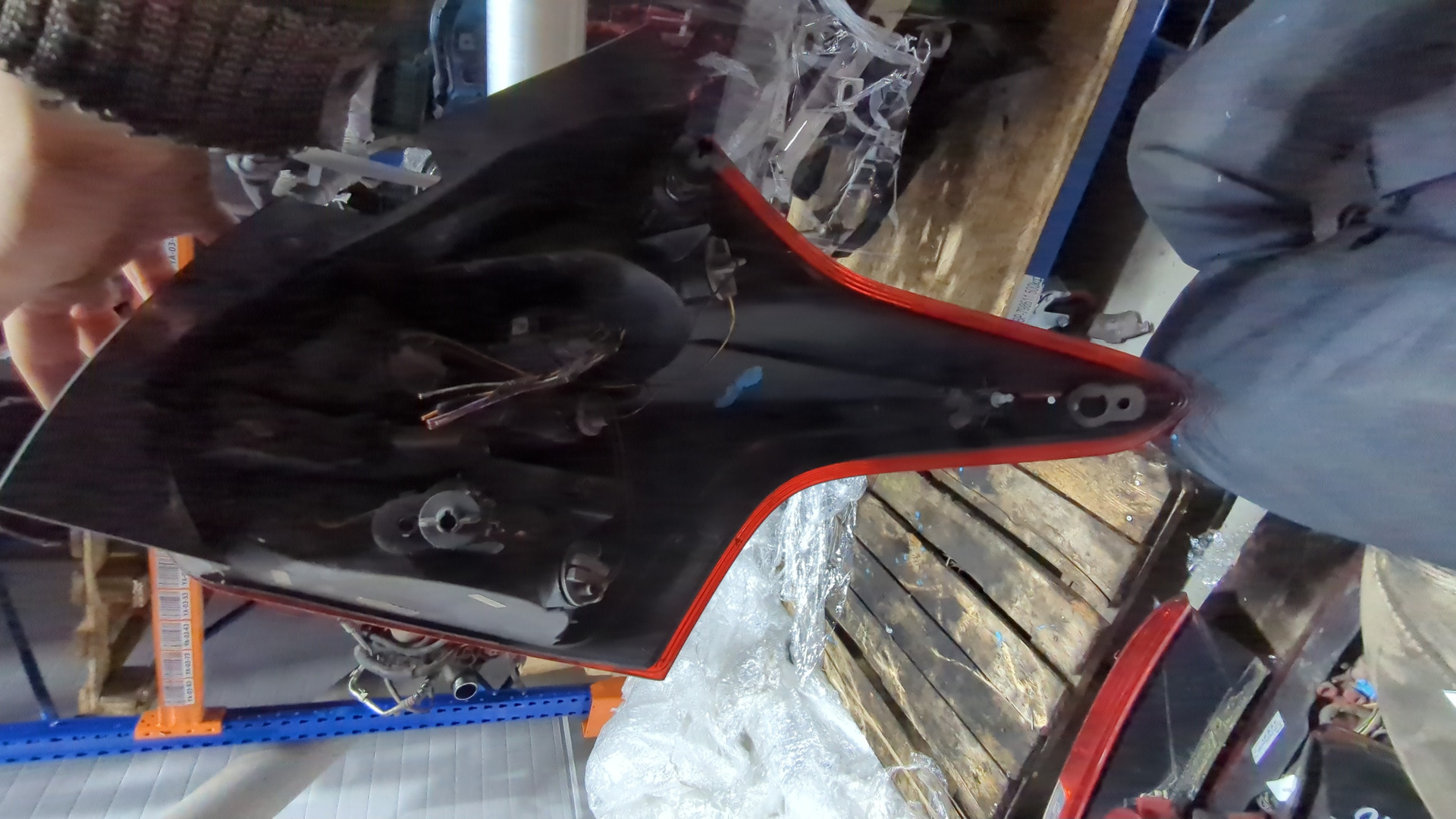 Фонарь задний левый