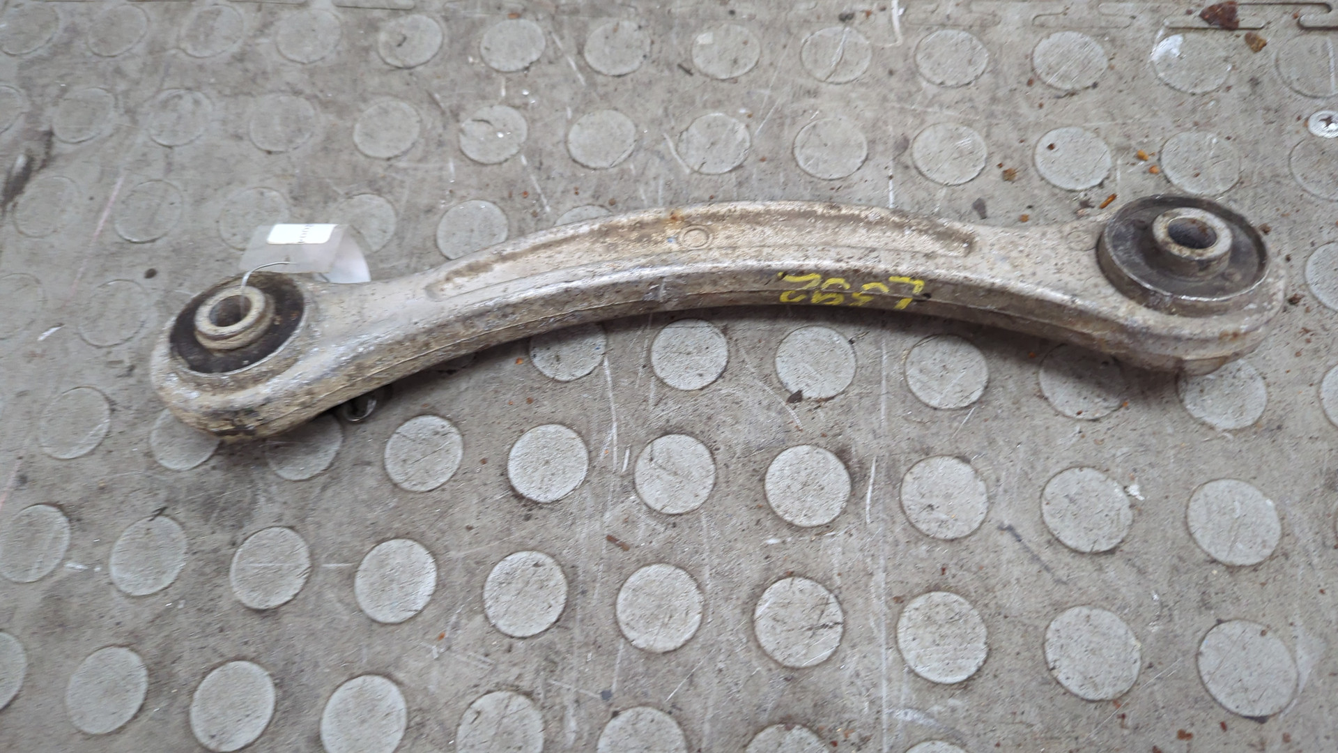 Рычаг задний