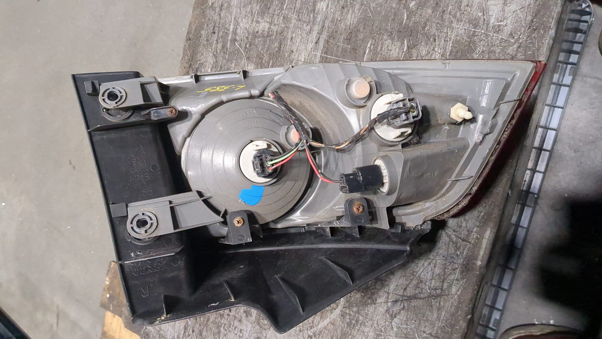 Фонарь задний левый