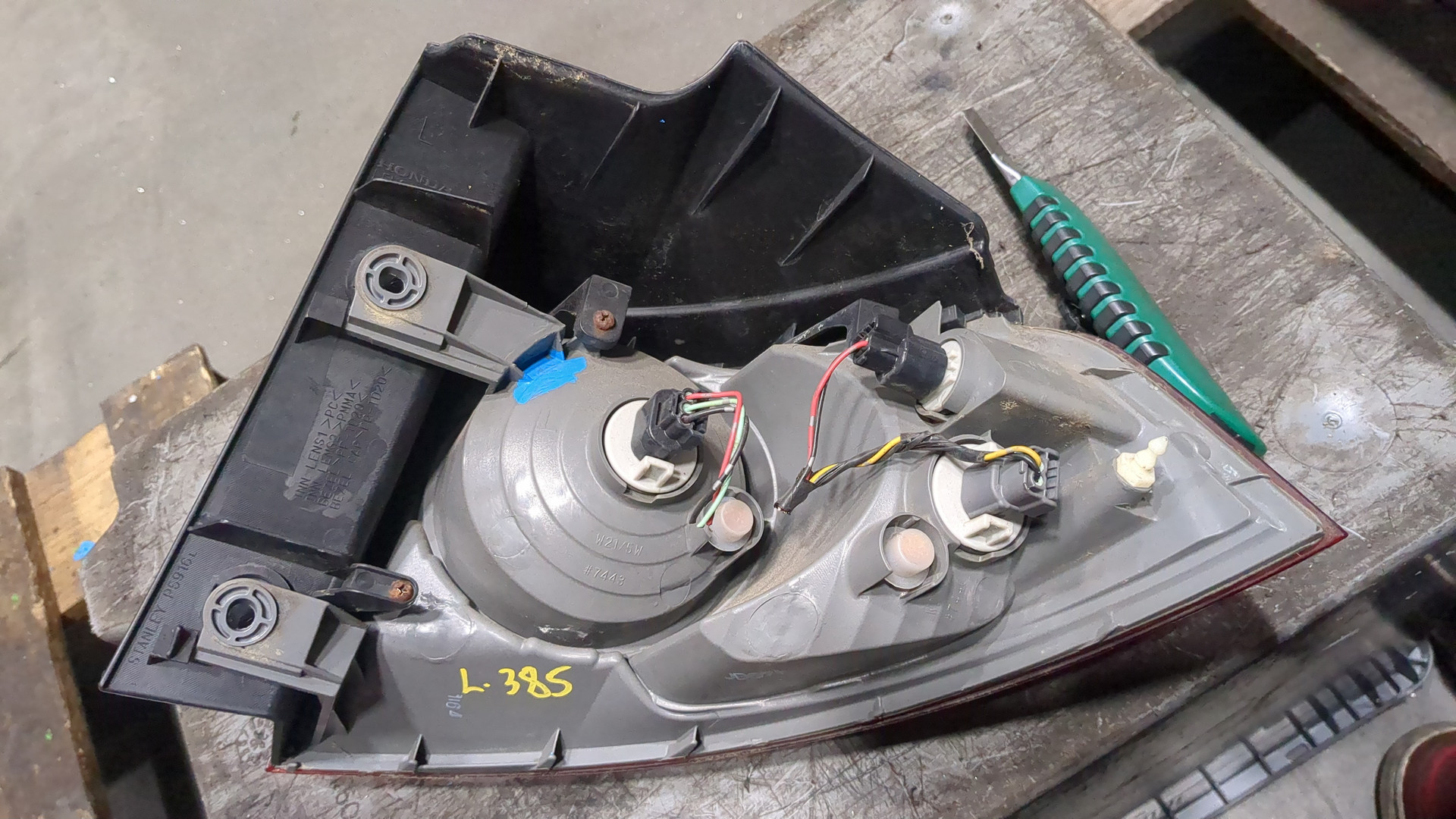 Фонарь задний левый