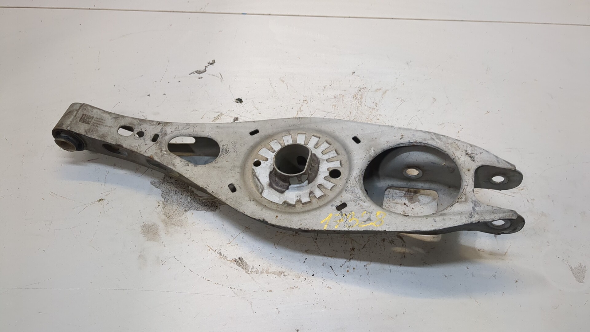 Рычаг задний