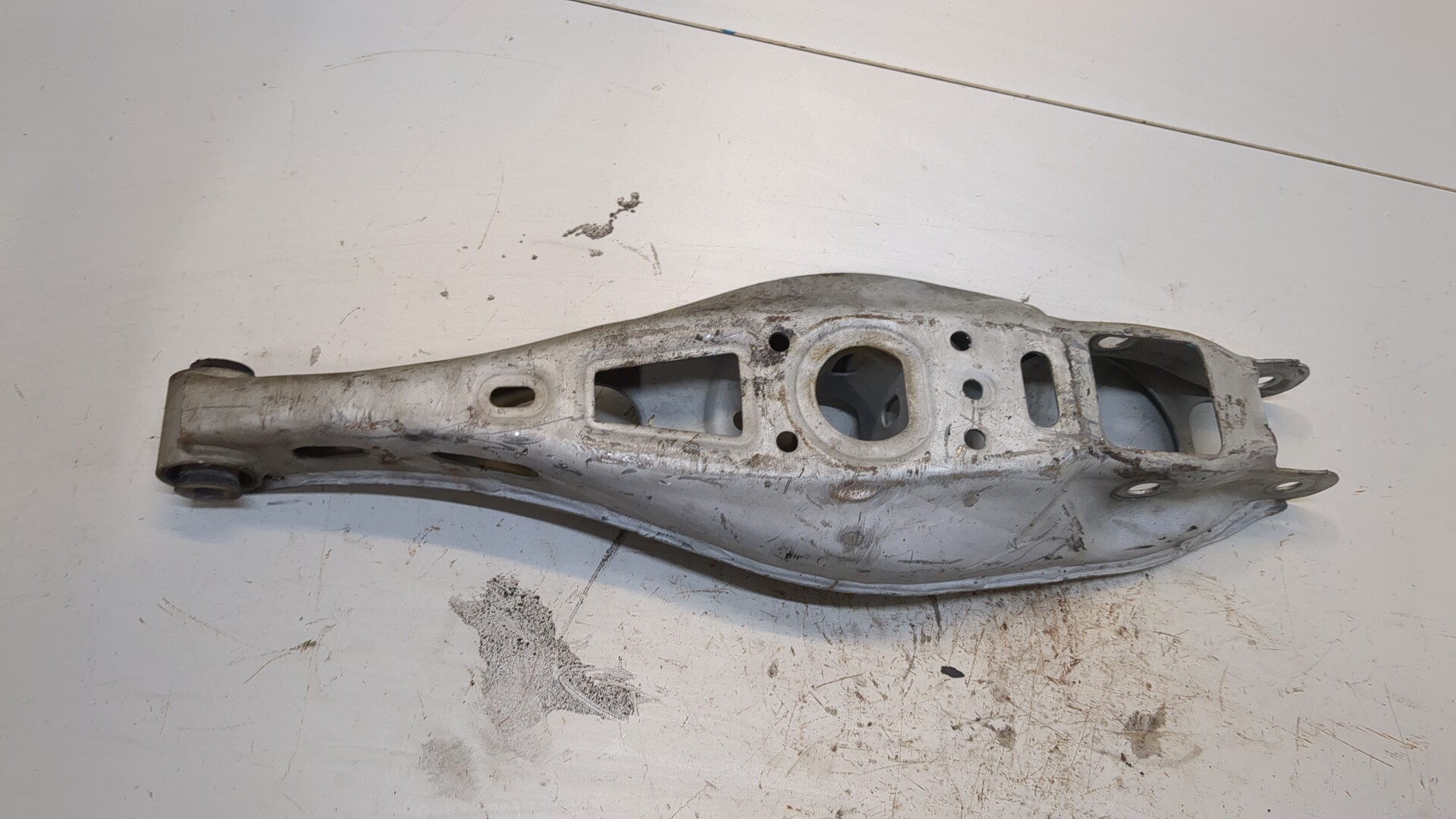 Рычаг задний