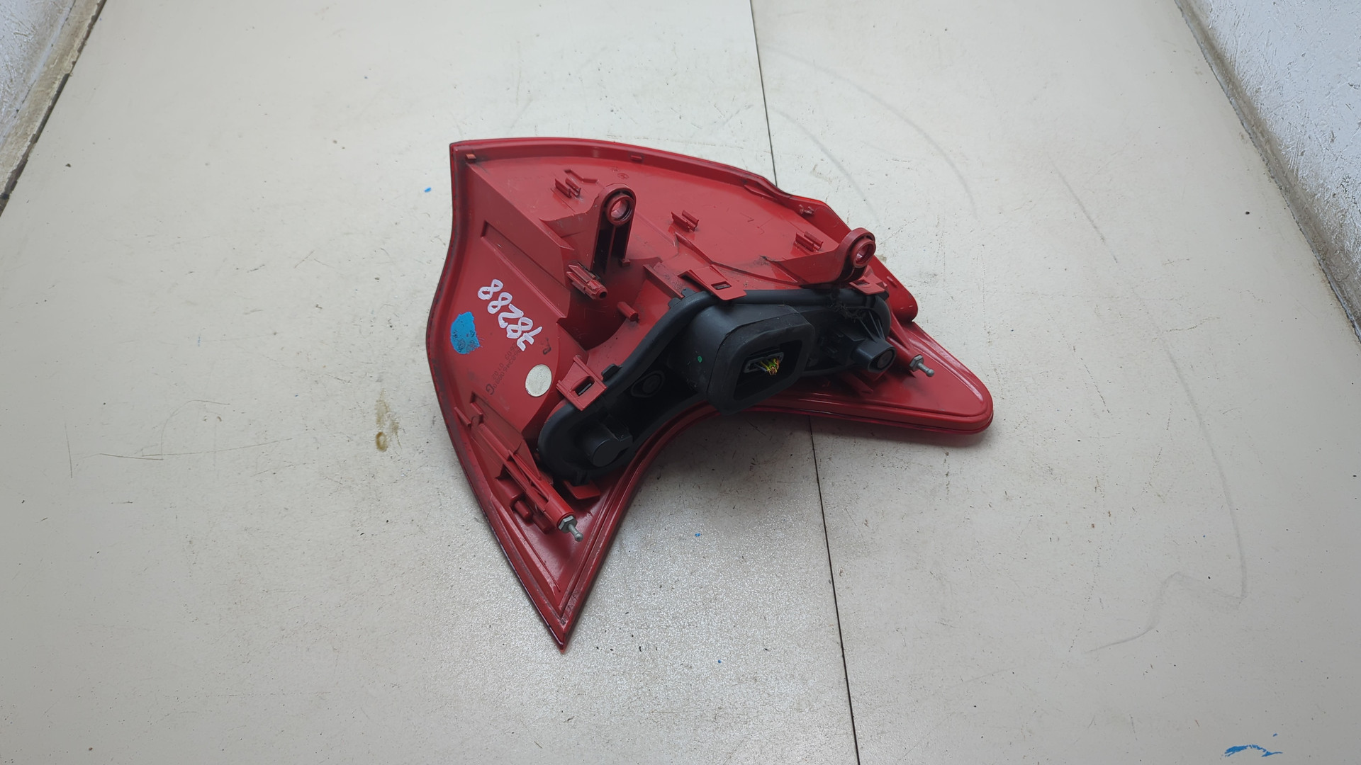 Фонарь задний левый